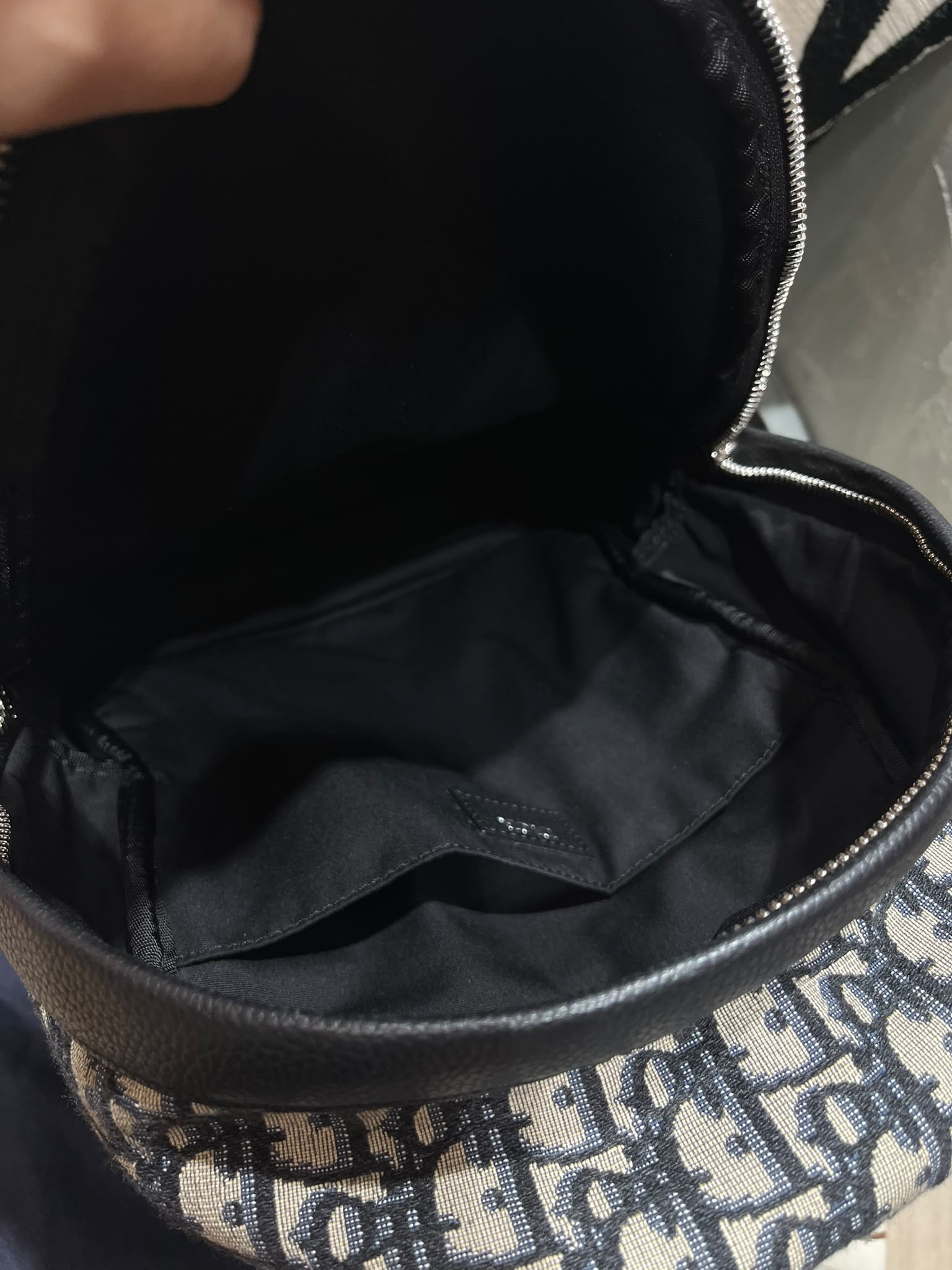 Christian Dior Oblique backpack 100%Authentic, 98%New  ✅證書✅Dust bag 