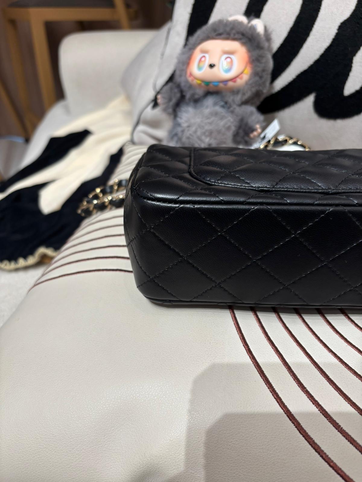 Chanel mini flap bag A69900黑金cf20,晶片 100%Authentic ,99%new ✅晶片✅塵袋✅box