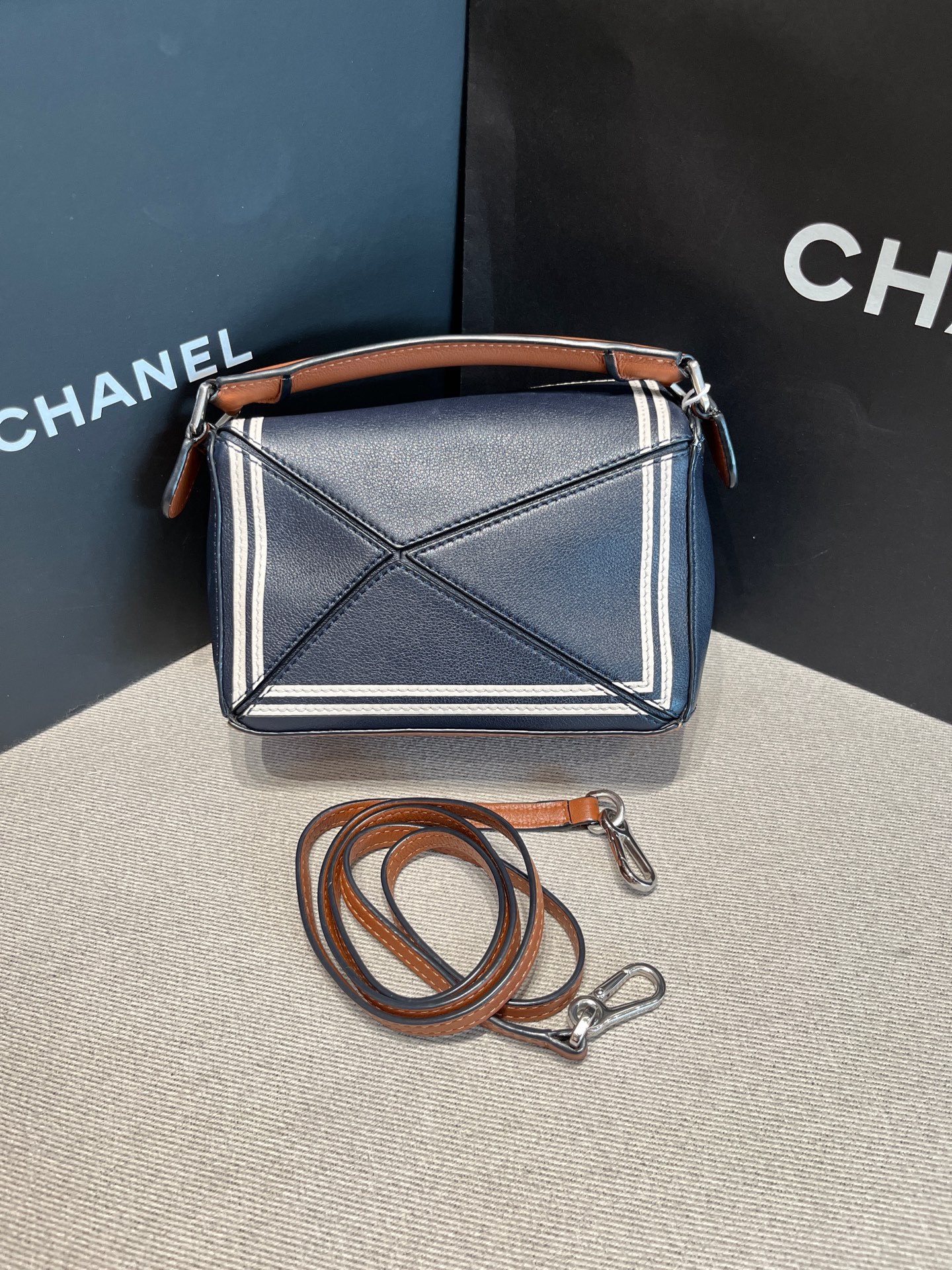 【預訂貨品】Loewe 海軍風三拼色 minipuzzle