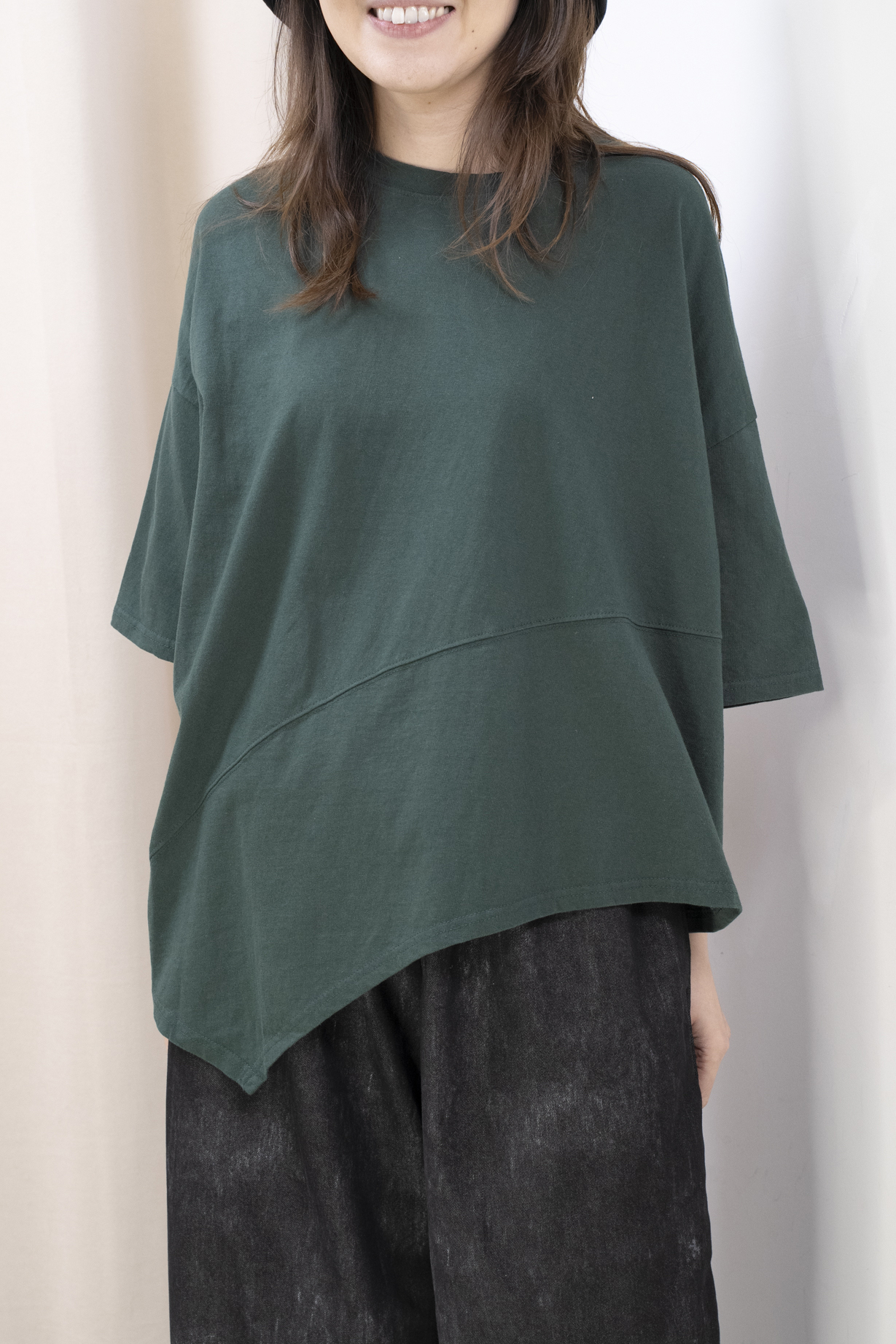 斜腳造型棉質休閒Top（綠色）
