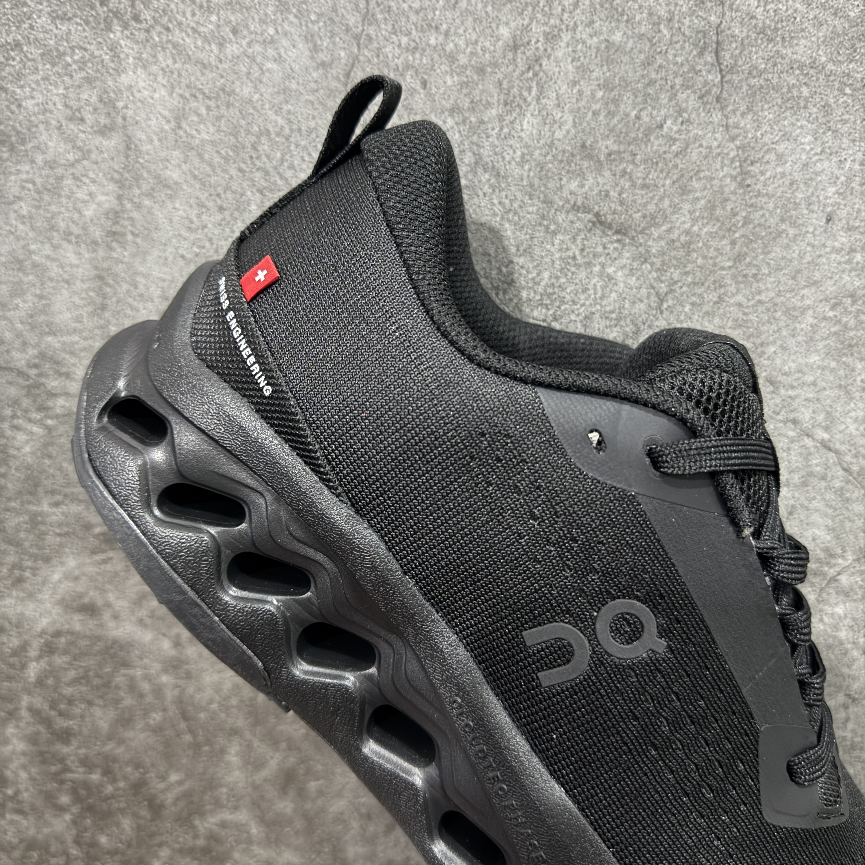 On Cloudsurfer Trail 2 