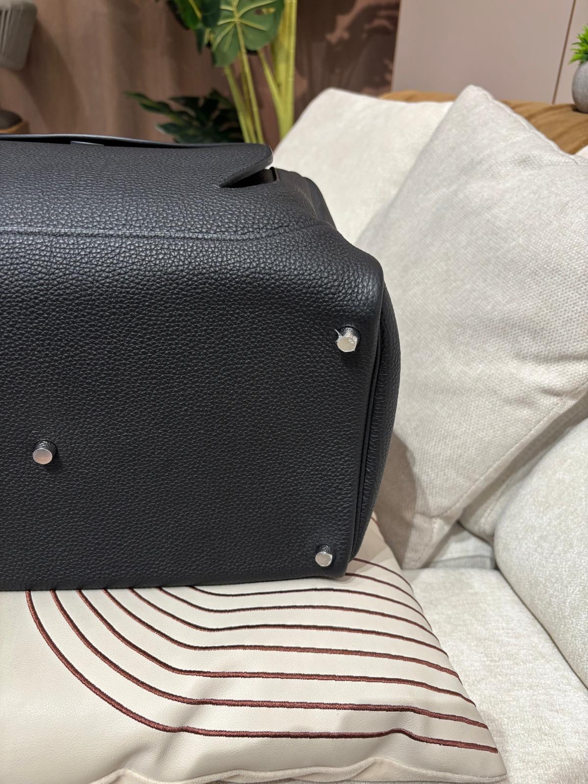 HERMES Wallago Cabine 35 Stamp A 89 Noir Togo Calfskin 100%Authentic, 98%new ✅Key Lock✅Dust bag