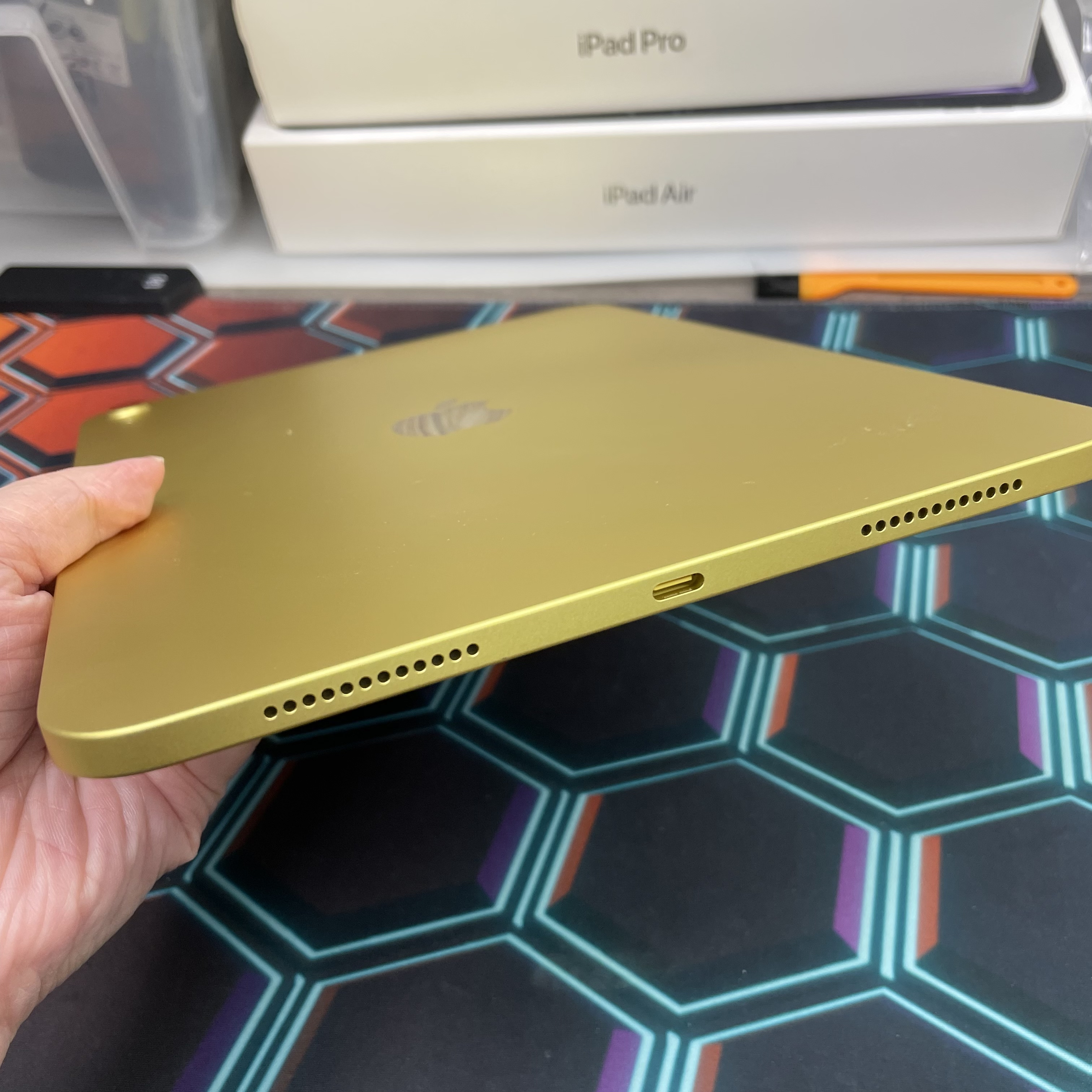 *8101100 iPad 11 全新機 128GB WIFI版 黃色 yellow