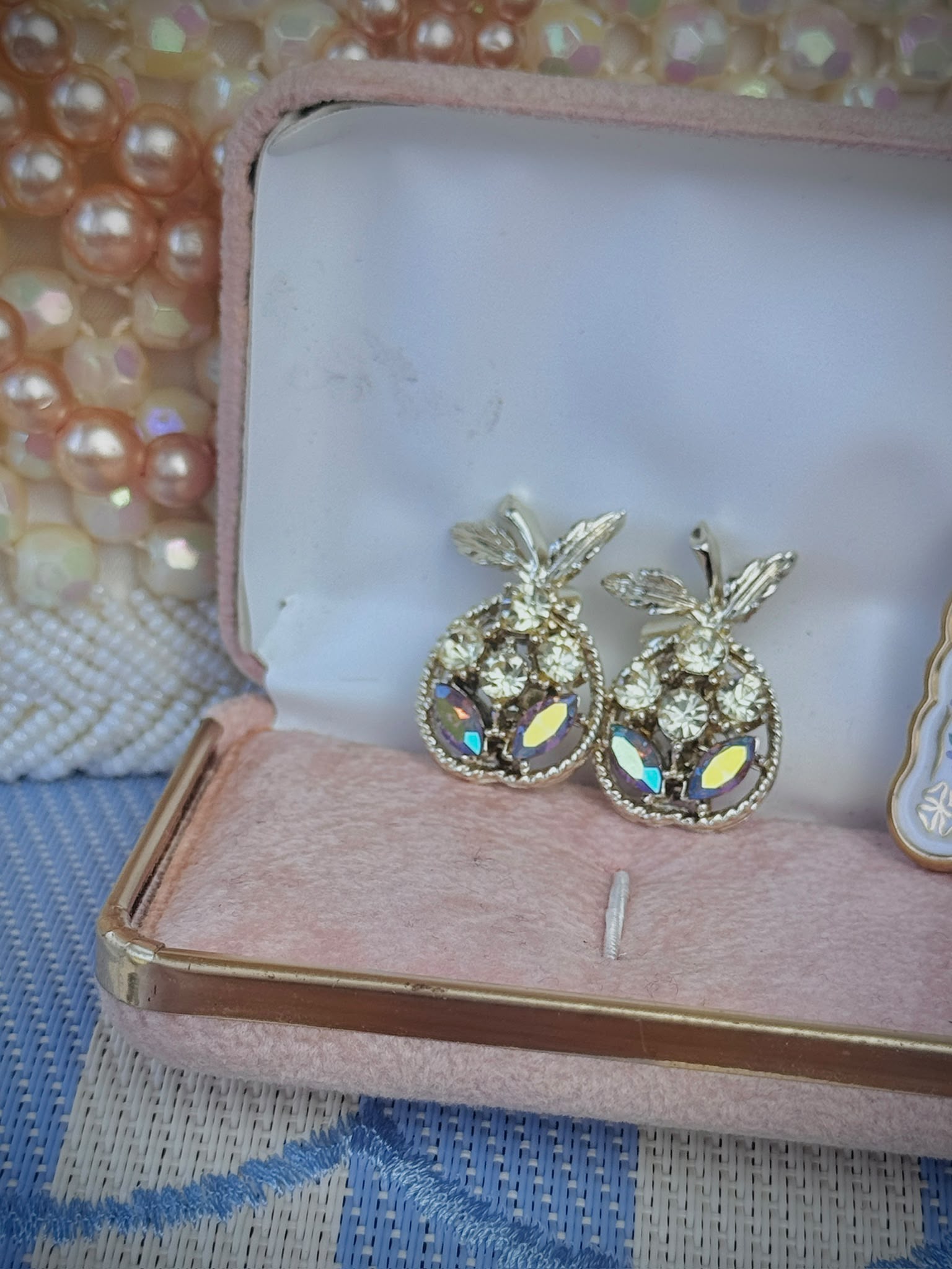 Vintage 1950s Sparkling Apple Pear Clip Earrings (MT2601)