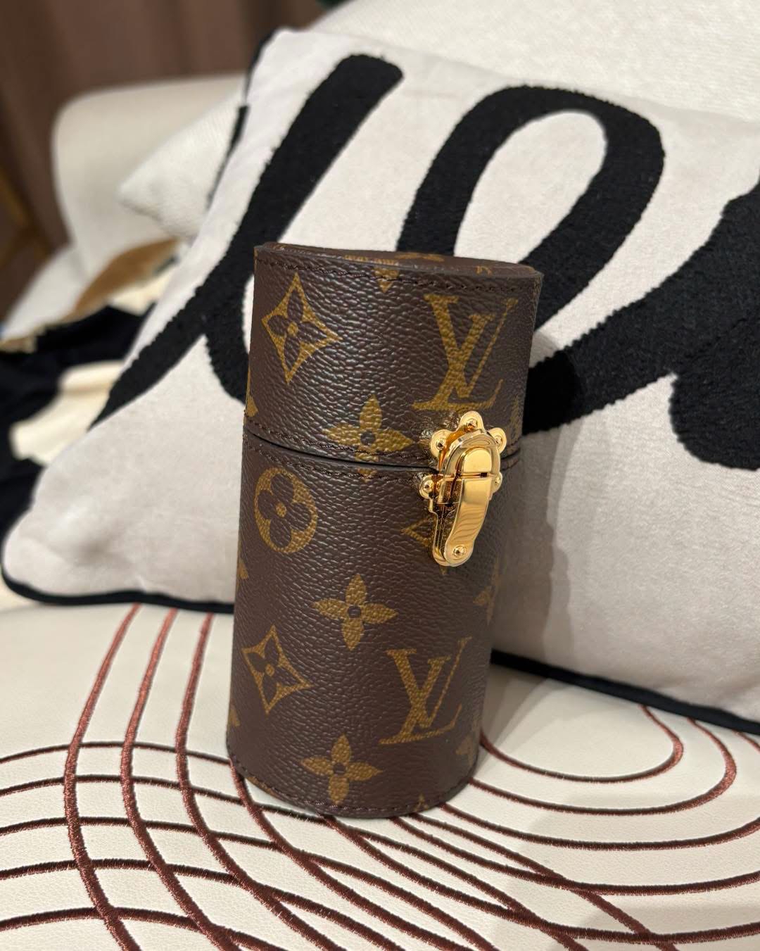 LV 200ml 香水盒Monogram 100%Authentic, Unused✅Box