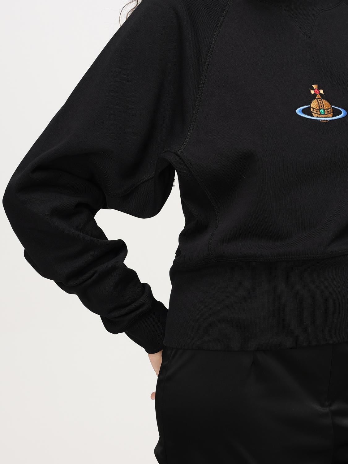 特價買定冬天着😍Westwood cropped hoodie 刺繡土星 Size S M L   Model 163 size S