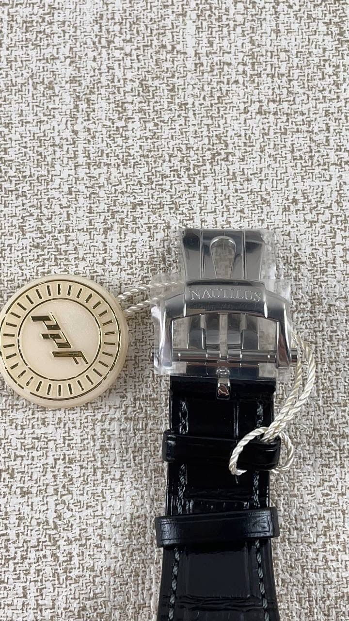 百达翡丽鹦鹉螺系列男士腕表