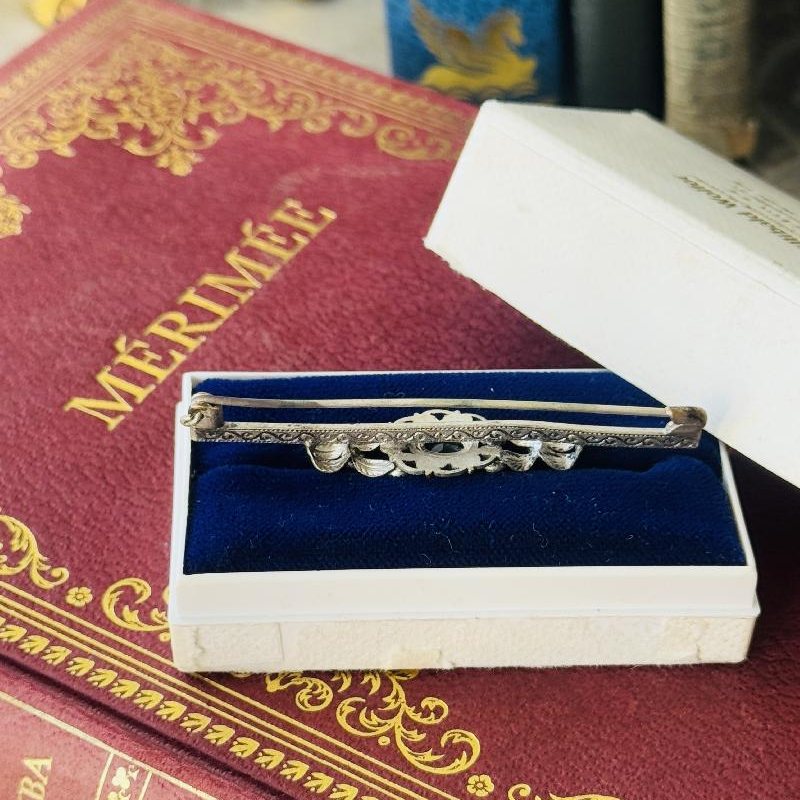 Antique Early 1900s Silver Tone Blue Glass Ornate Bar Brooch (NZ100)
