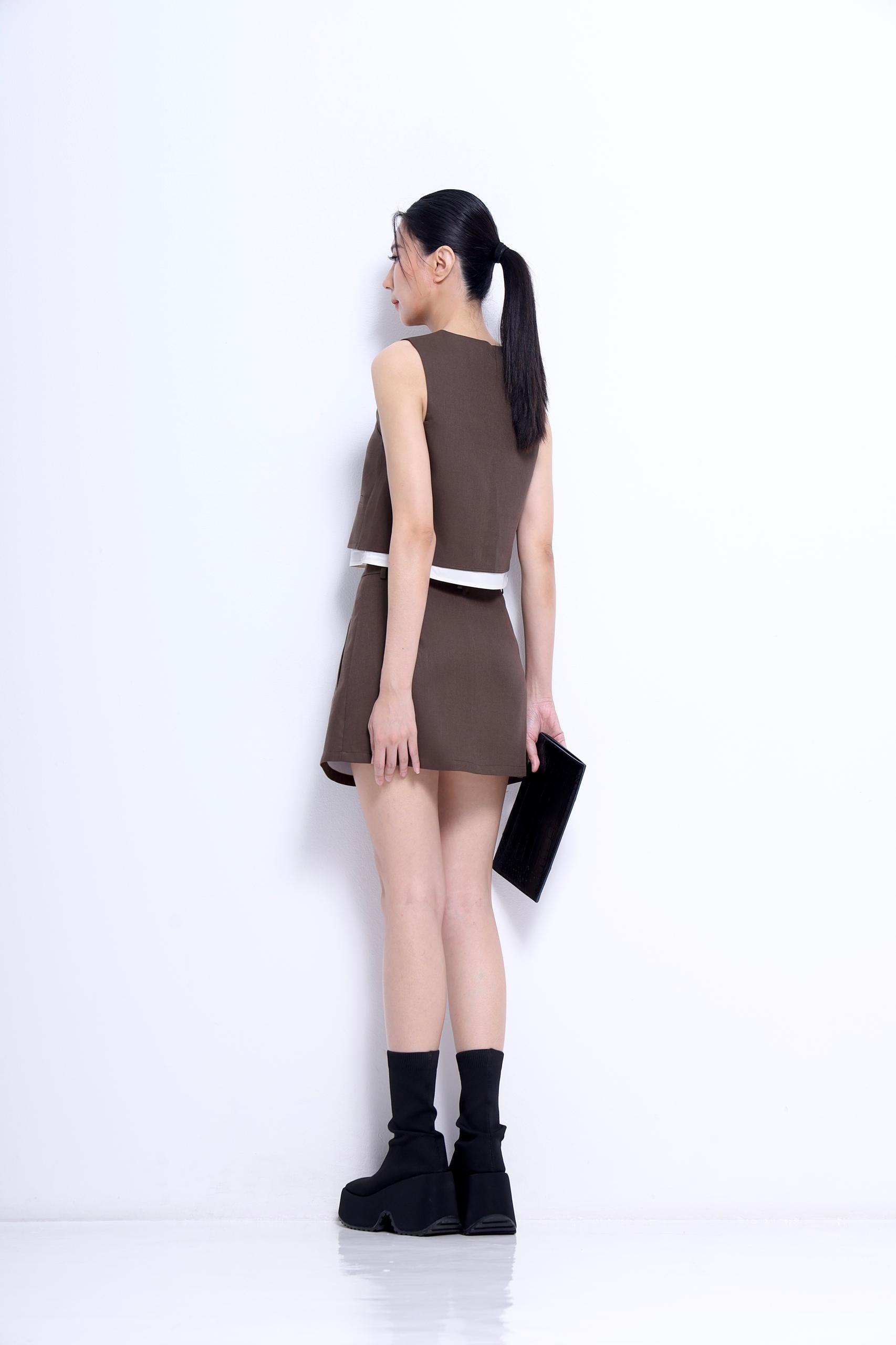 CB2778 Sleeveless Button Front Blouse