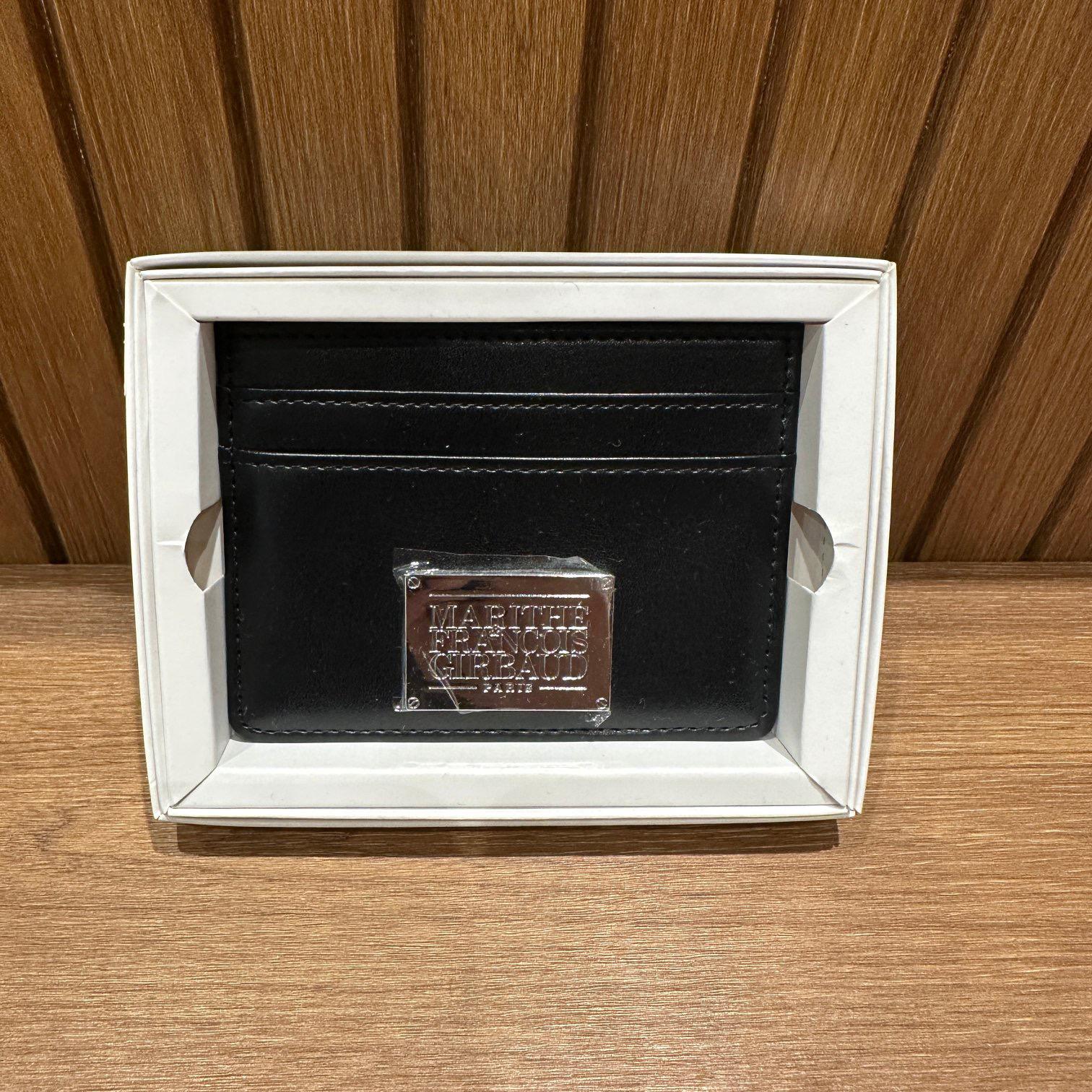 Marithe card holder