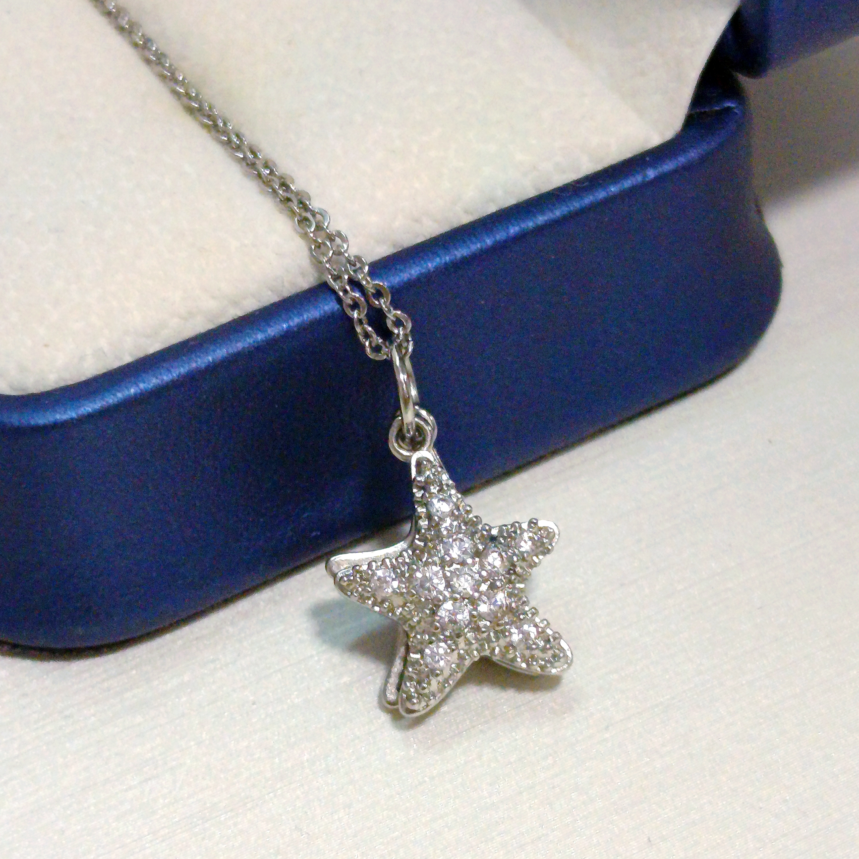 正圓強光日本akoya 海水珍珠注金鋯石可打開小海星吊墜（送注白金鍊）