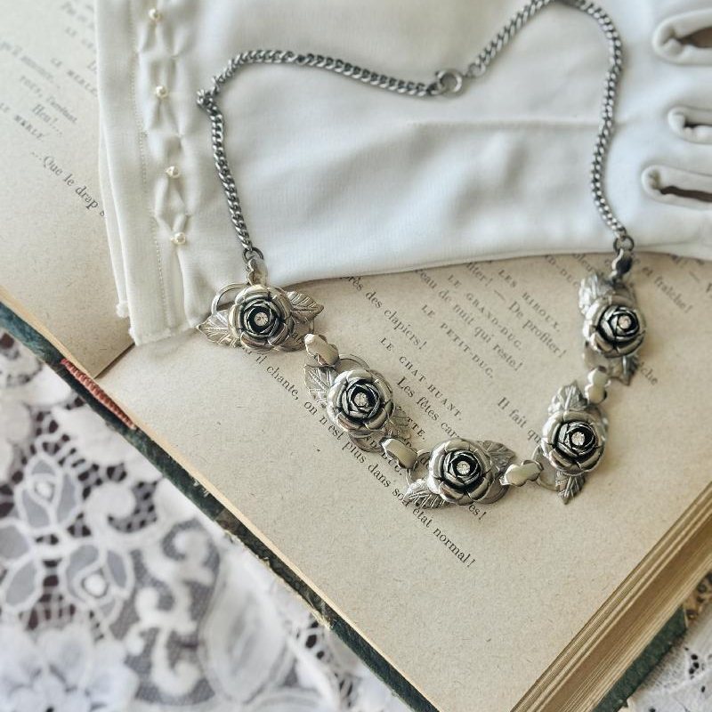 C.a. 1950-60s Silver Tone Five-Rose Necklace (MT2341)