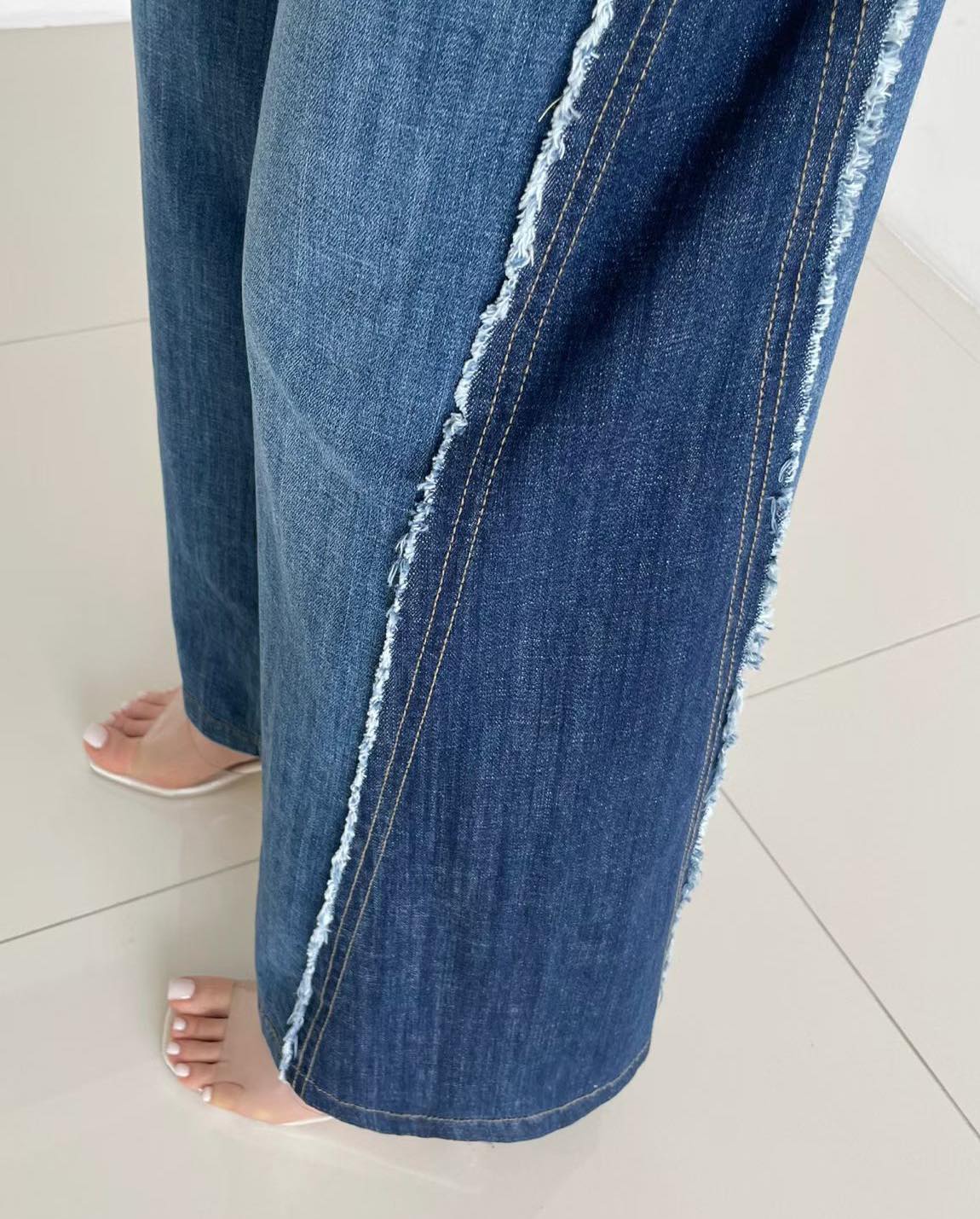 側拼色小喇叭牛仔褲