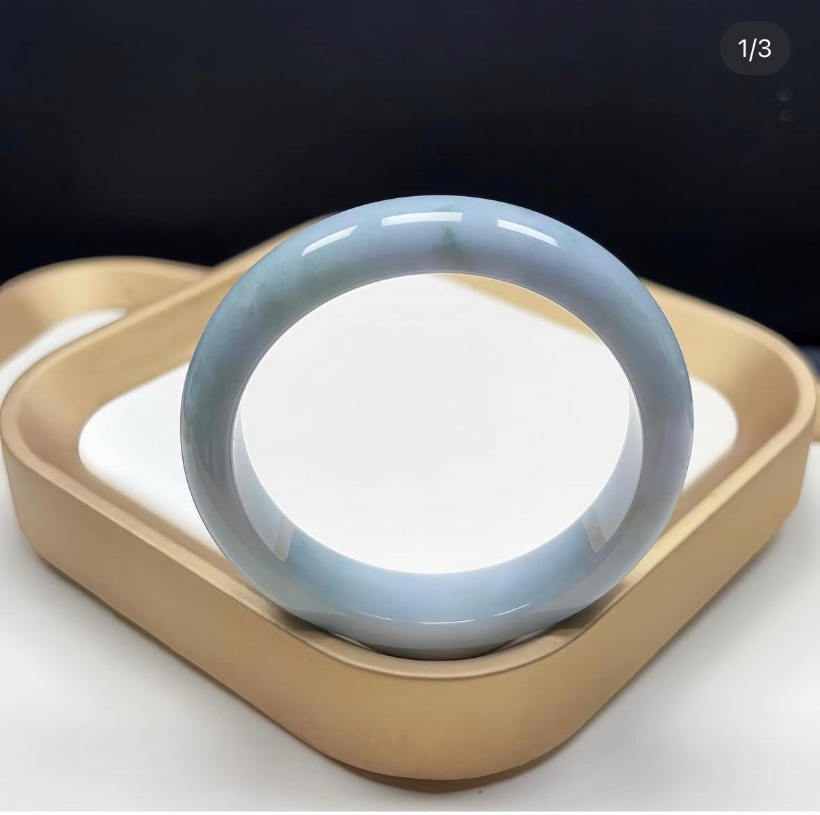 57.2mm 飄綠花翡翠福鐲