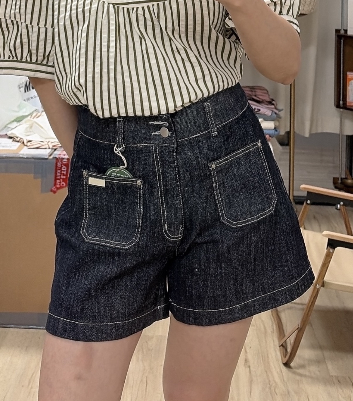 挺身短牛仔褲 