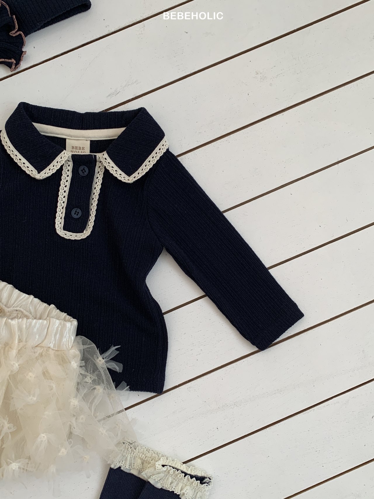 🌸預訂 韓國直送🌸🇰🇷BEBEHOLIC三色蕾絲花邊翻領長袖上衣