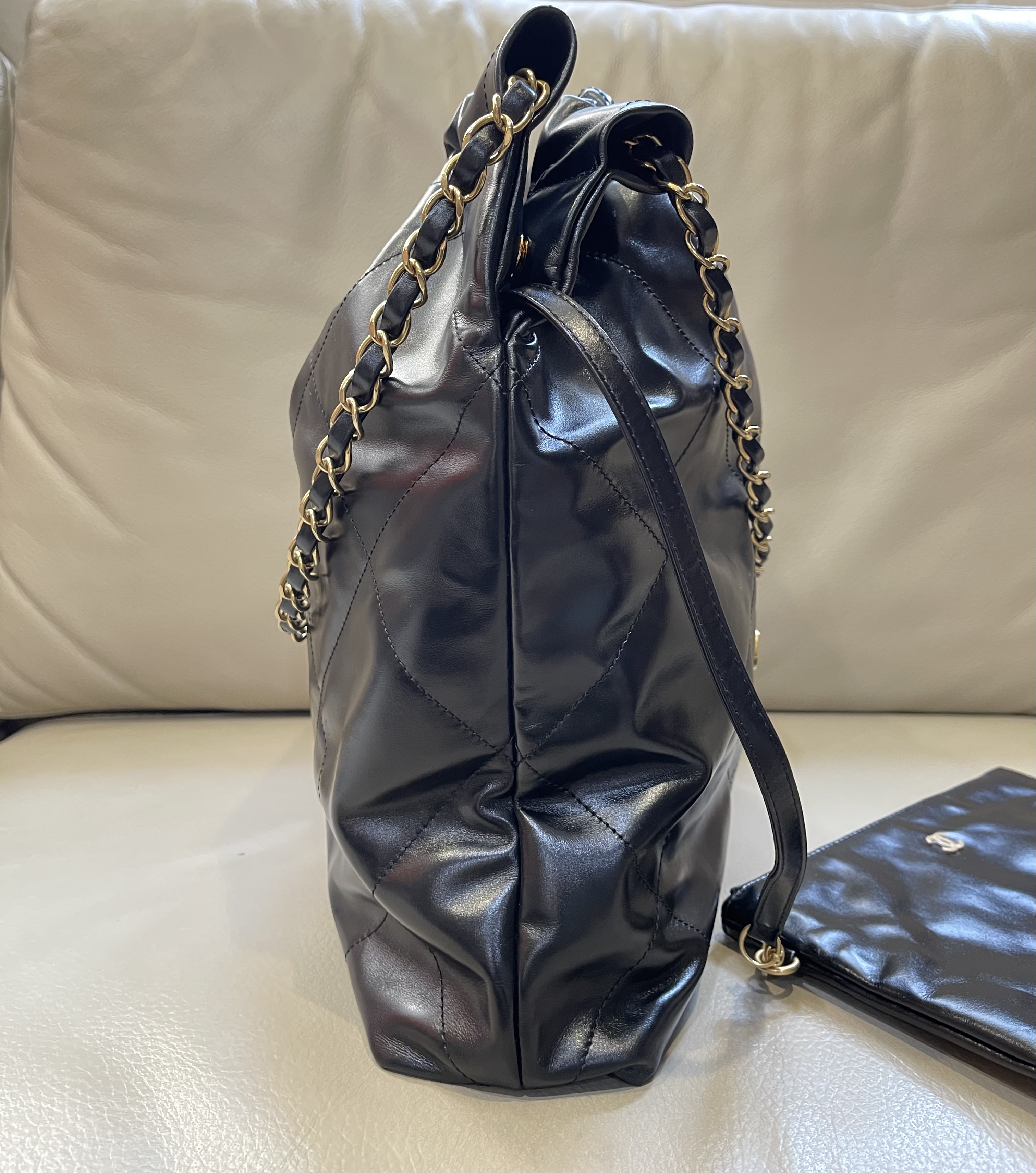 Pre-owned Chanel 22 bag / Product Code: 26031413