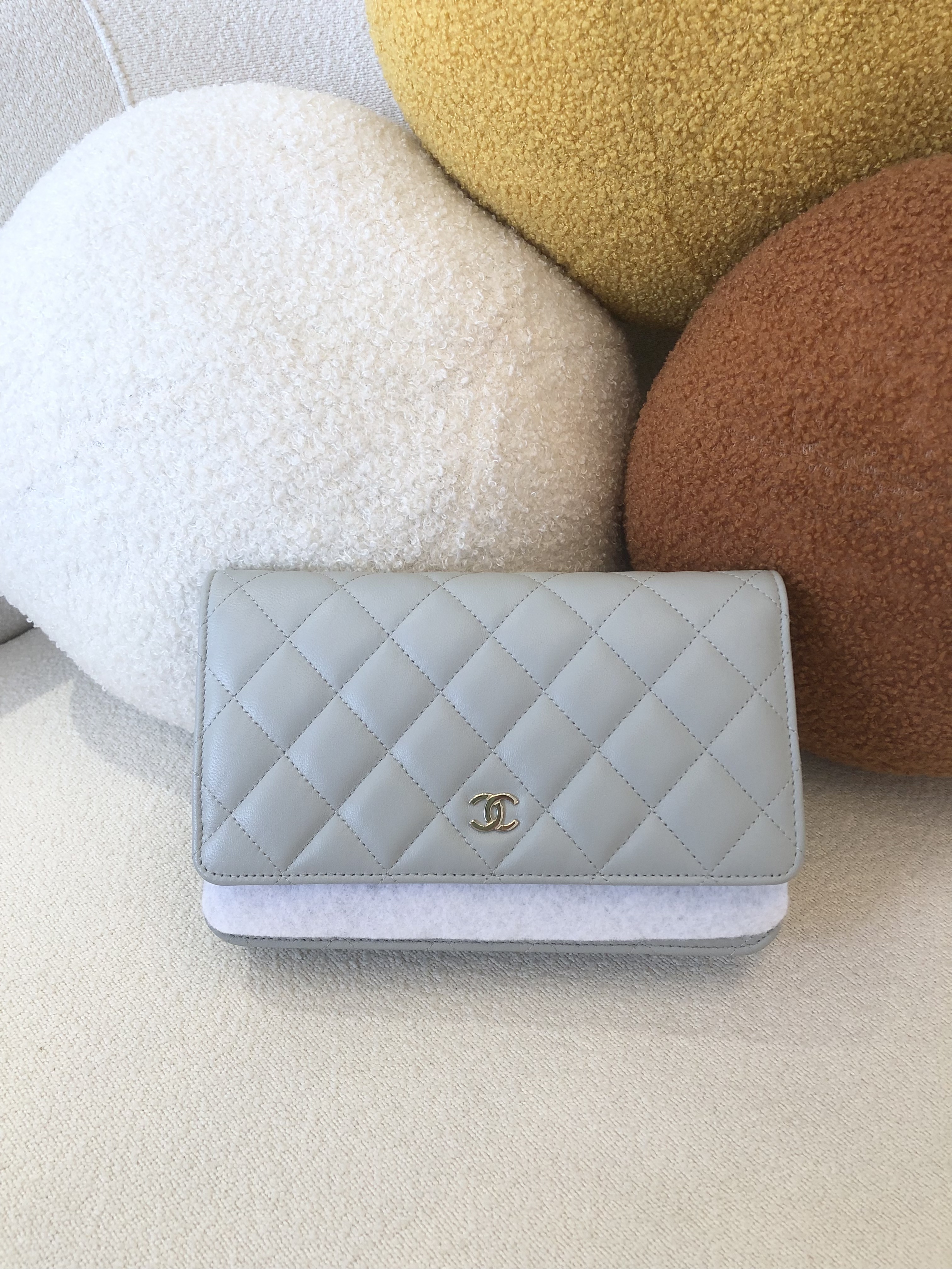 Pre-Owned CHANEL WOC / Light Grey / 產品編號：2471303