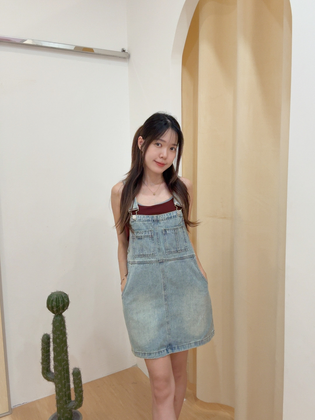 减龄复古时尚牛仔吊带短裙 R2705