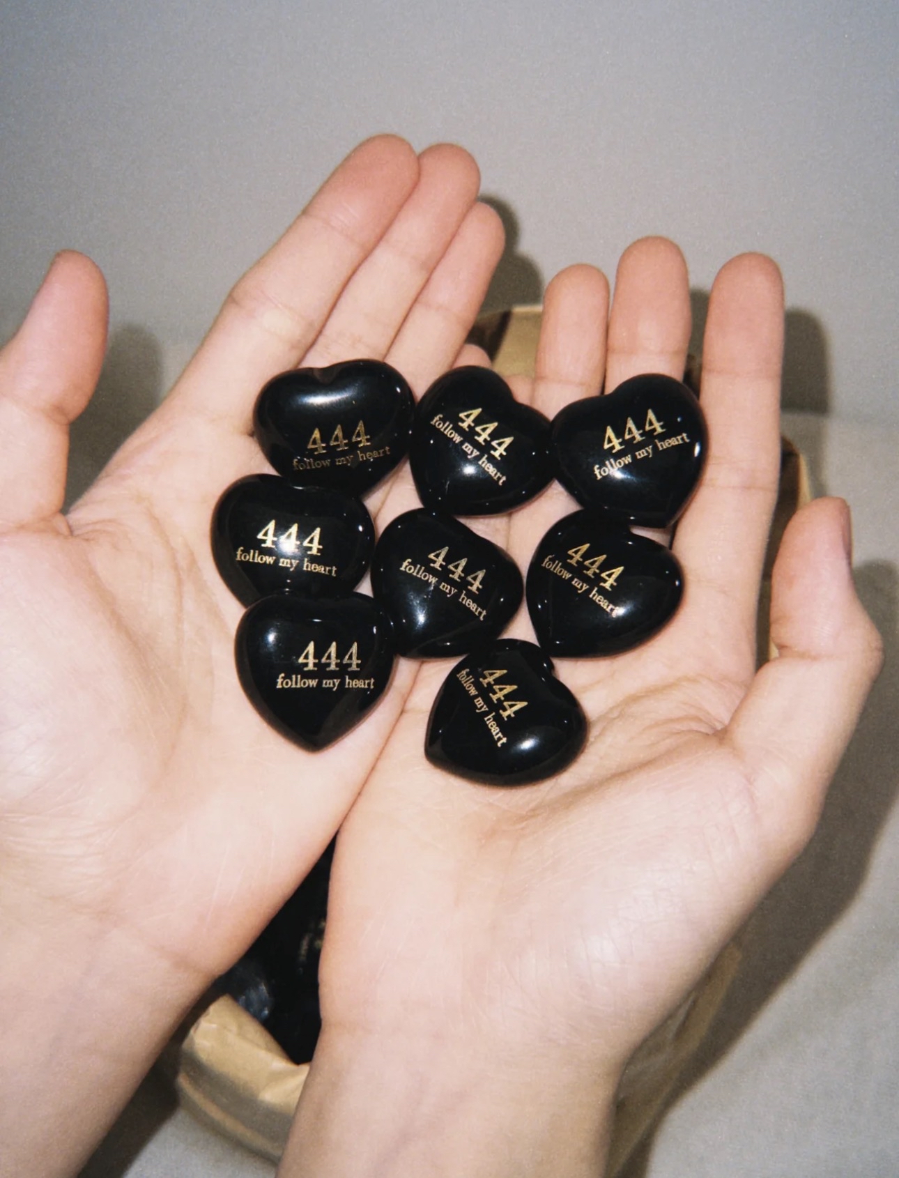 天使數字444 黑曜石