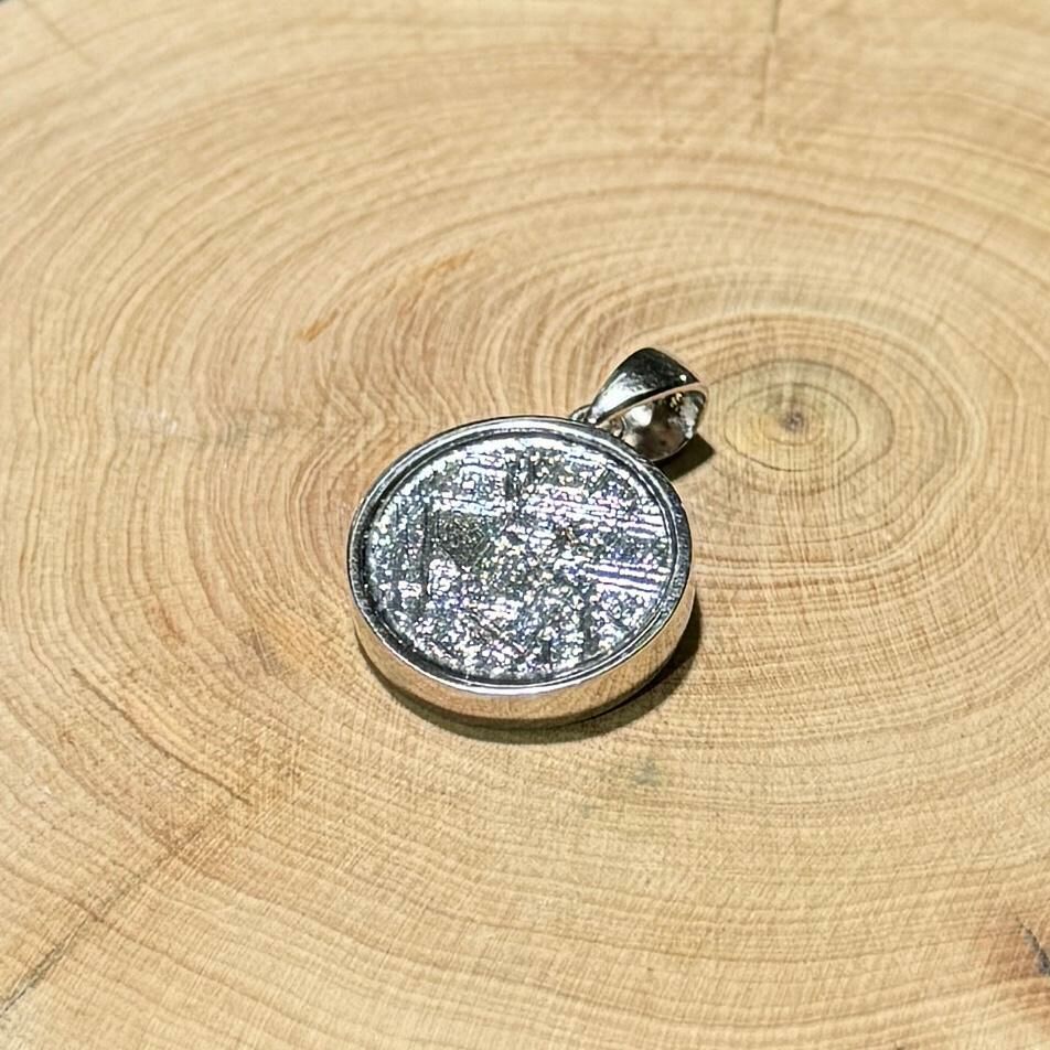 天鐵吊飾 (大衛星)