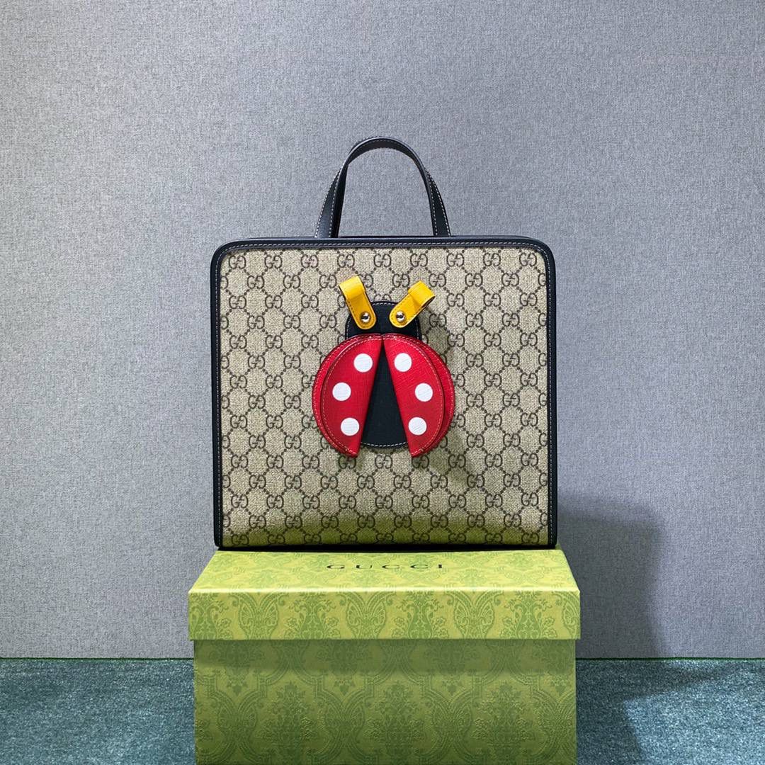 🔥大货实拍 𝙂𝙪𝙘𝙘𝙞 儿童包 小瓢虫系列 型号：664083 尺寸：28.5*25*11cm