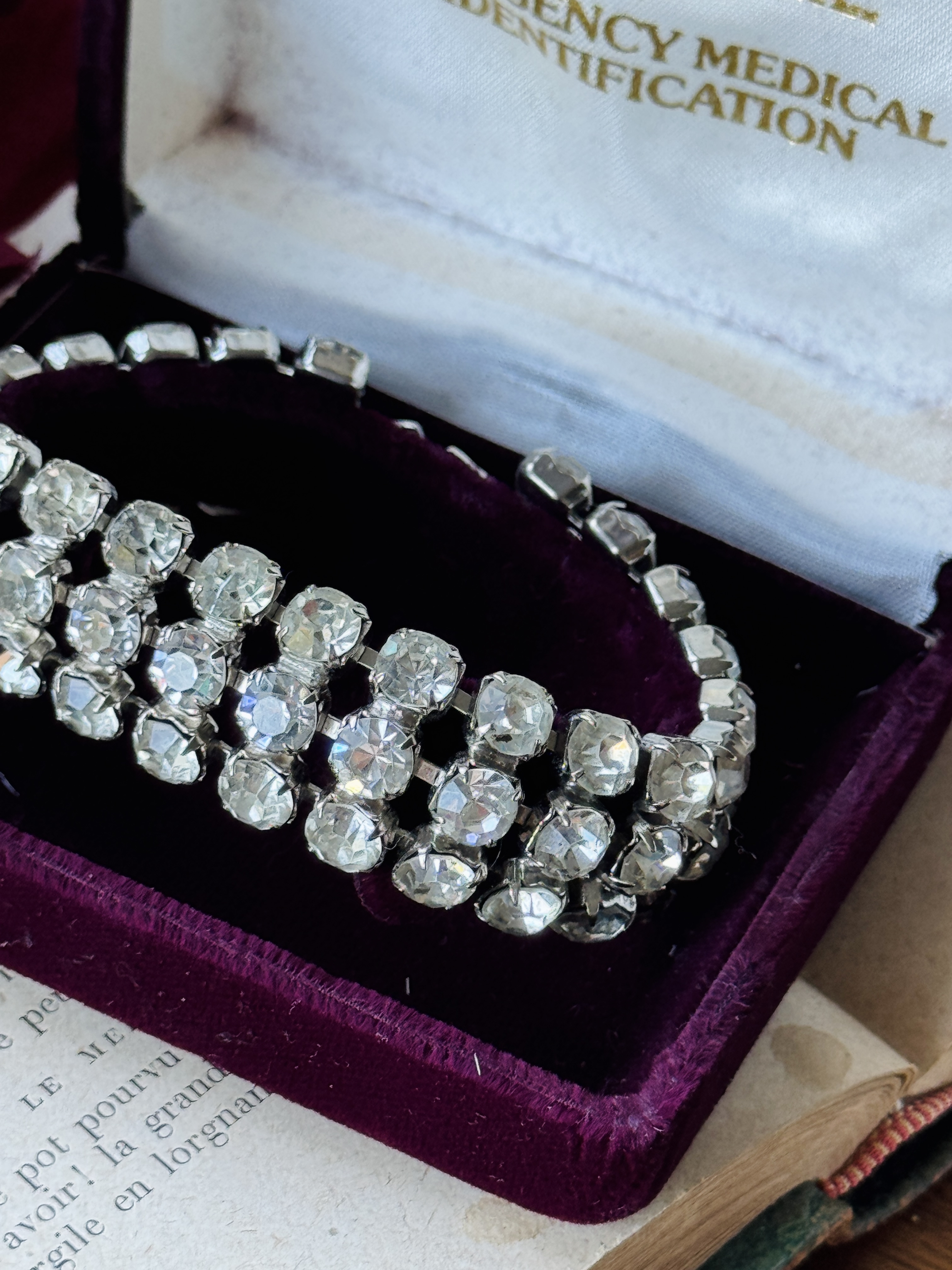 C.a. 1950s Continental Diamanté Bracelet and Clip Earrings Set in a Jewelry Box(MT2642)