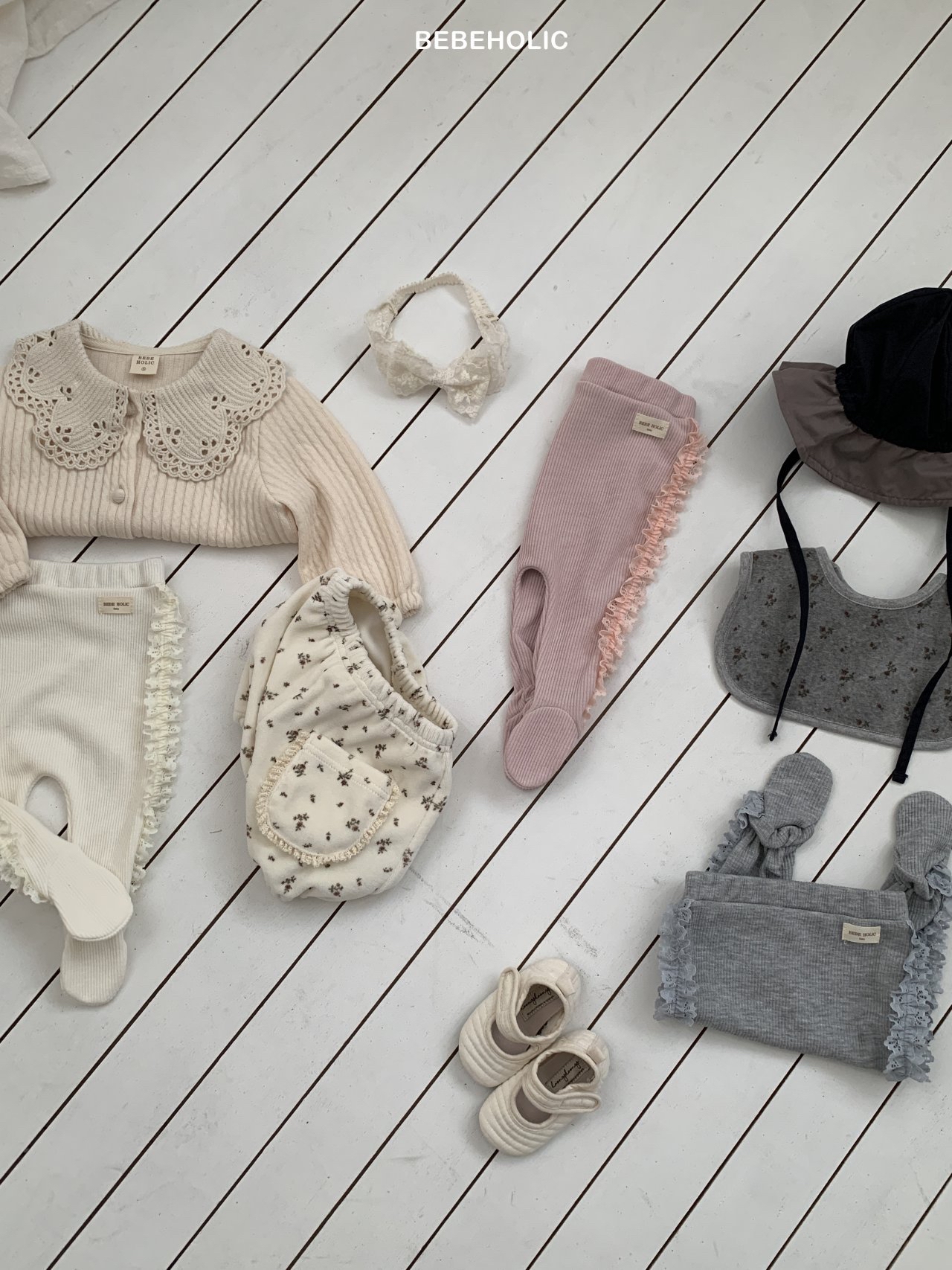 🌸預訂 韓國直送🌸🇰🇷BEBEHOLIC三色蕾絲花邊包腳褲