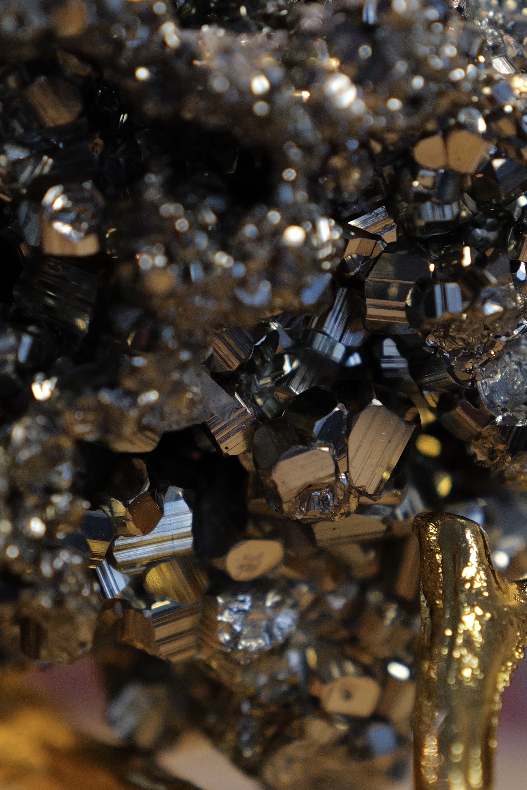  ༒9.7cm 黃鐵礦多面體共生方解石花原礦擺件༒ PY.A23CA6Gmat-RB5*11A6