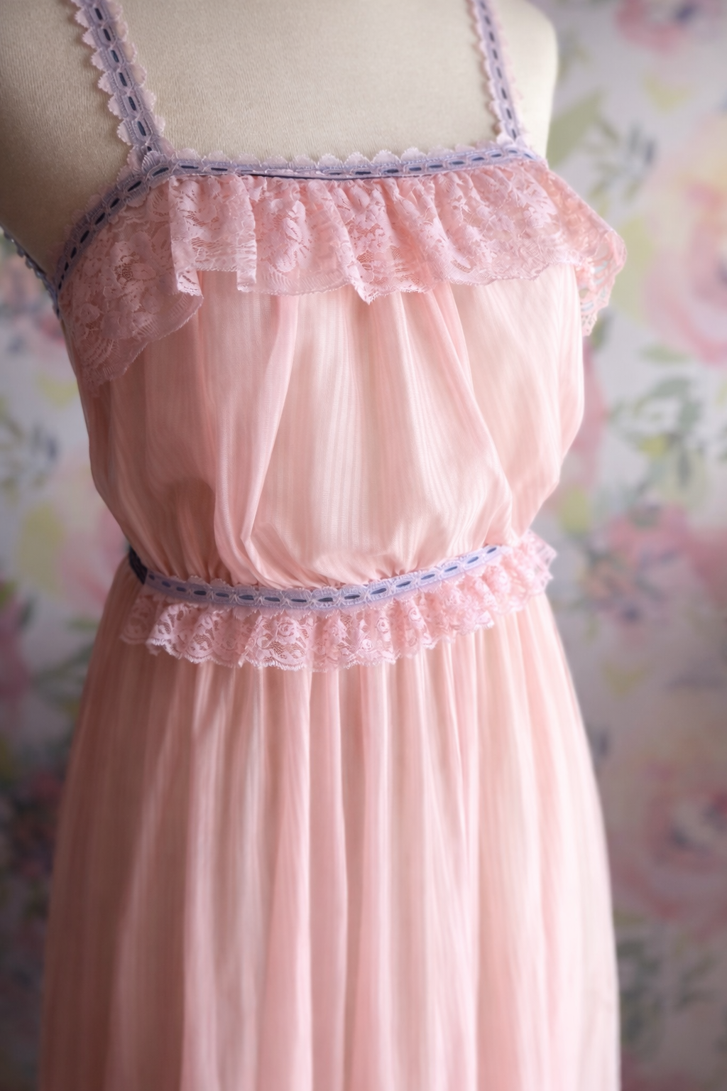 Vintage C.a. 1960s Pink Lace Ruffle Empire WaistLine Night Gown/Slip Dress/Boudoir Dress from Canada(MT1191)