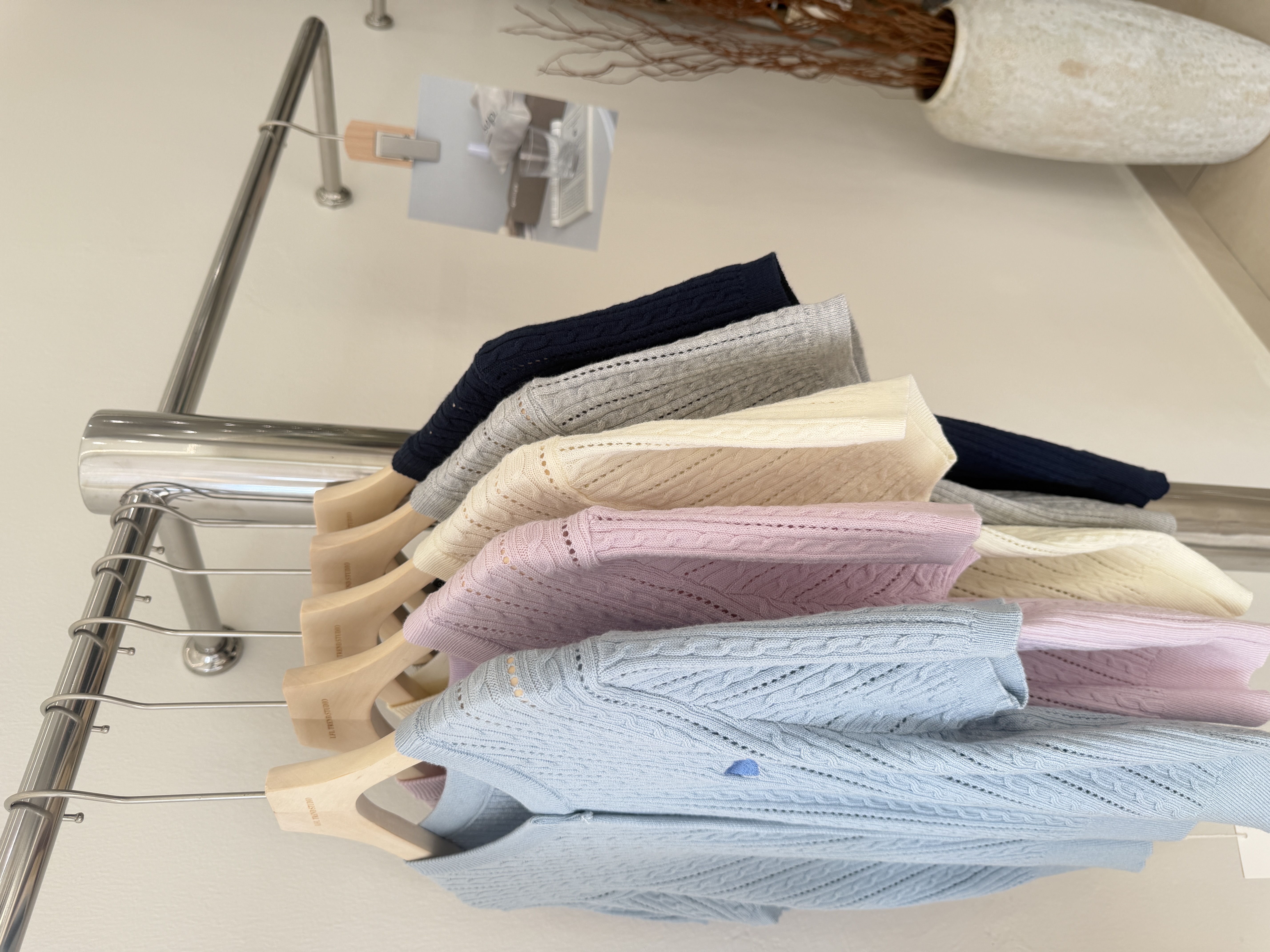 6743 爆款爱心纽扣针织短袖