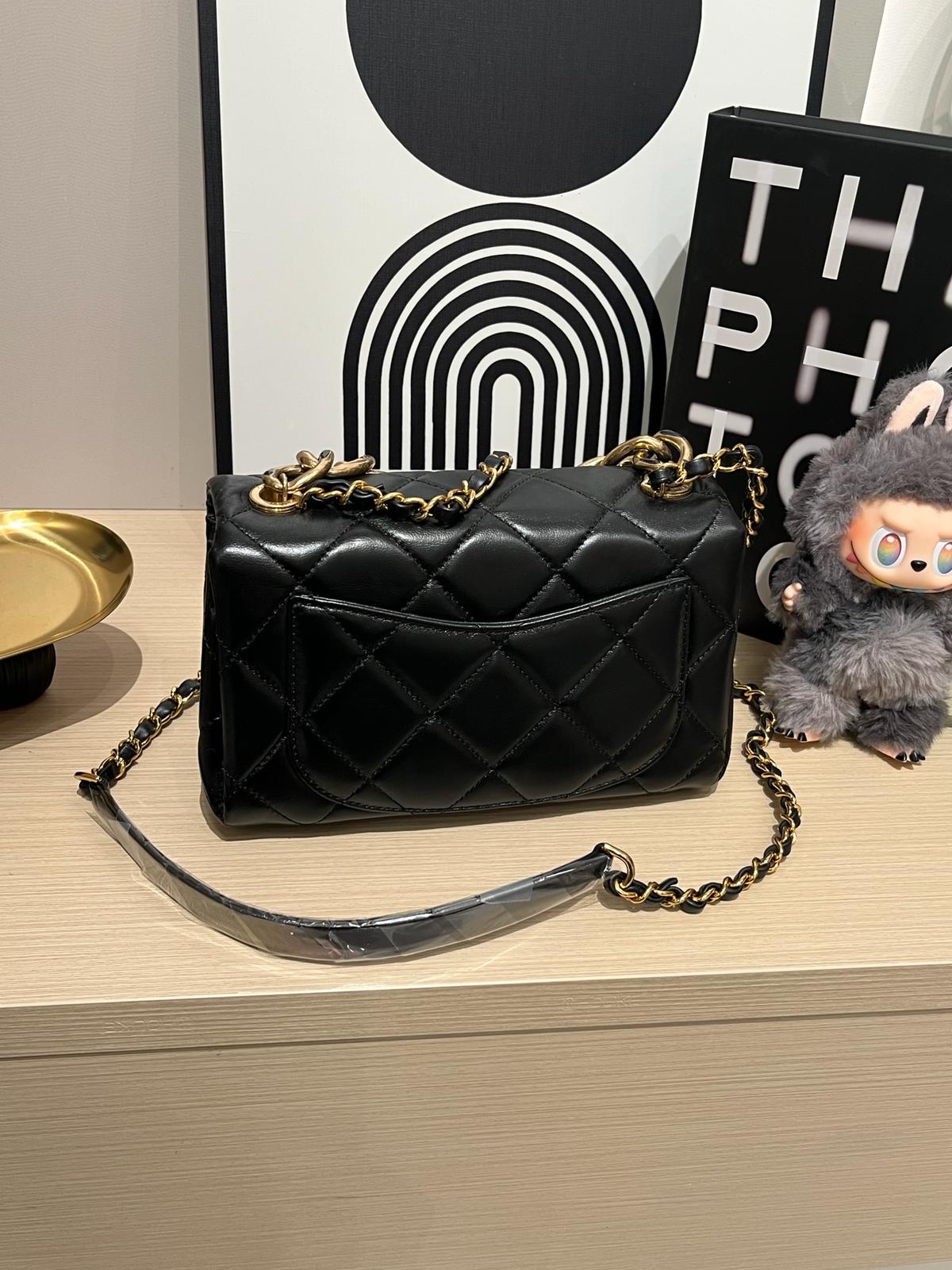 Chanel FLAP BAG AS3366 晶片 100%Authentic, 98%new  ✅晶片✅dust bag✅box 