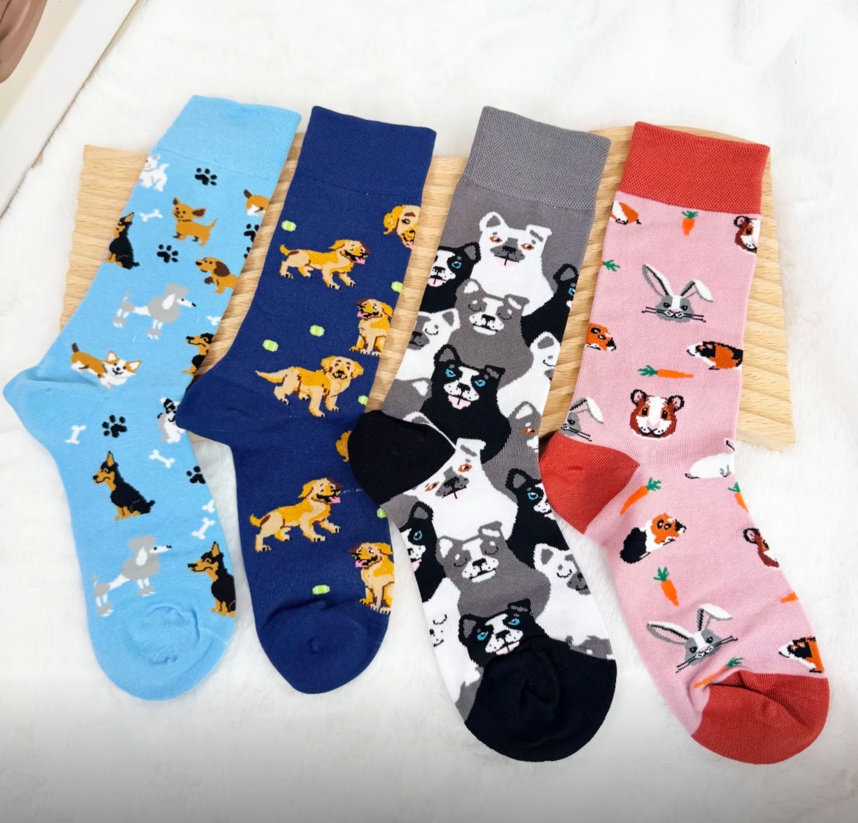 $88套4對。2套起$78套。這是一個以「將藝術穿在腳上」為核心理念的創意襪類品牌。