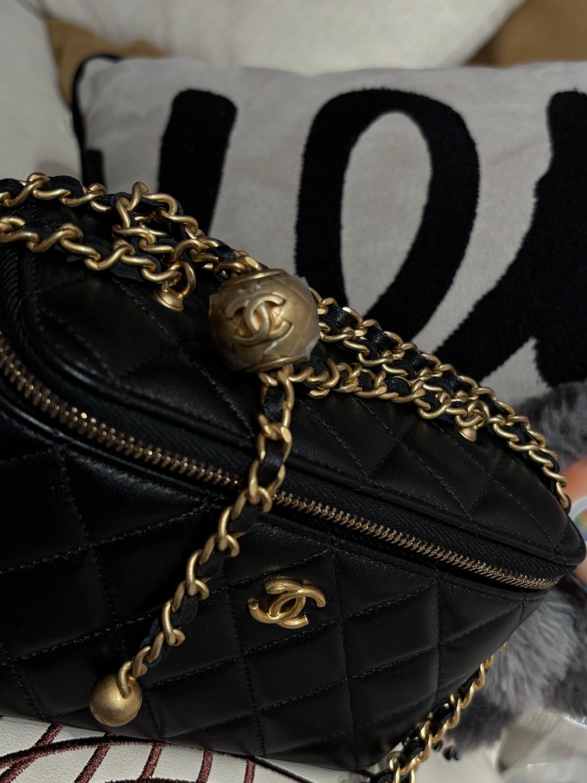 全新 Chanel vanity with pearl crush 黑色羊皮金球長盒子 100%Authentic ,全新未使用品 ✅晶片✅dust bag✅盒