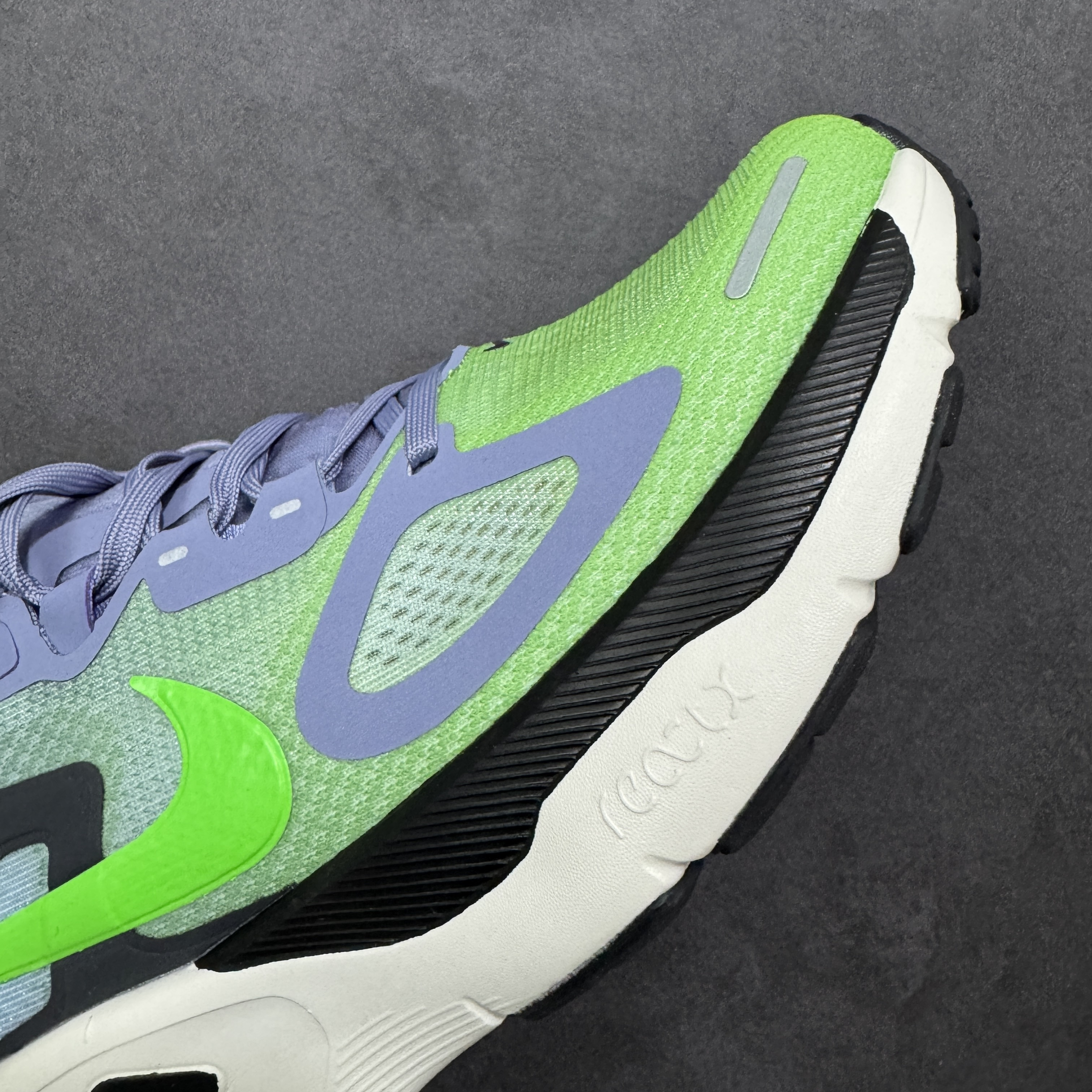 Nike Structure Plus HQ3048-501