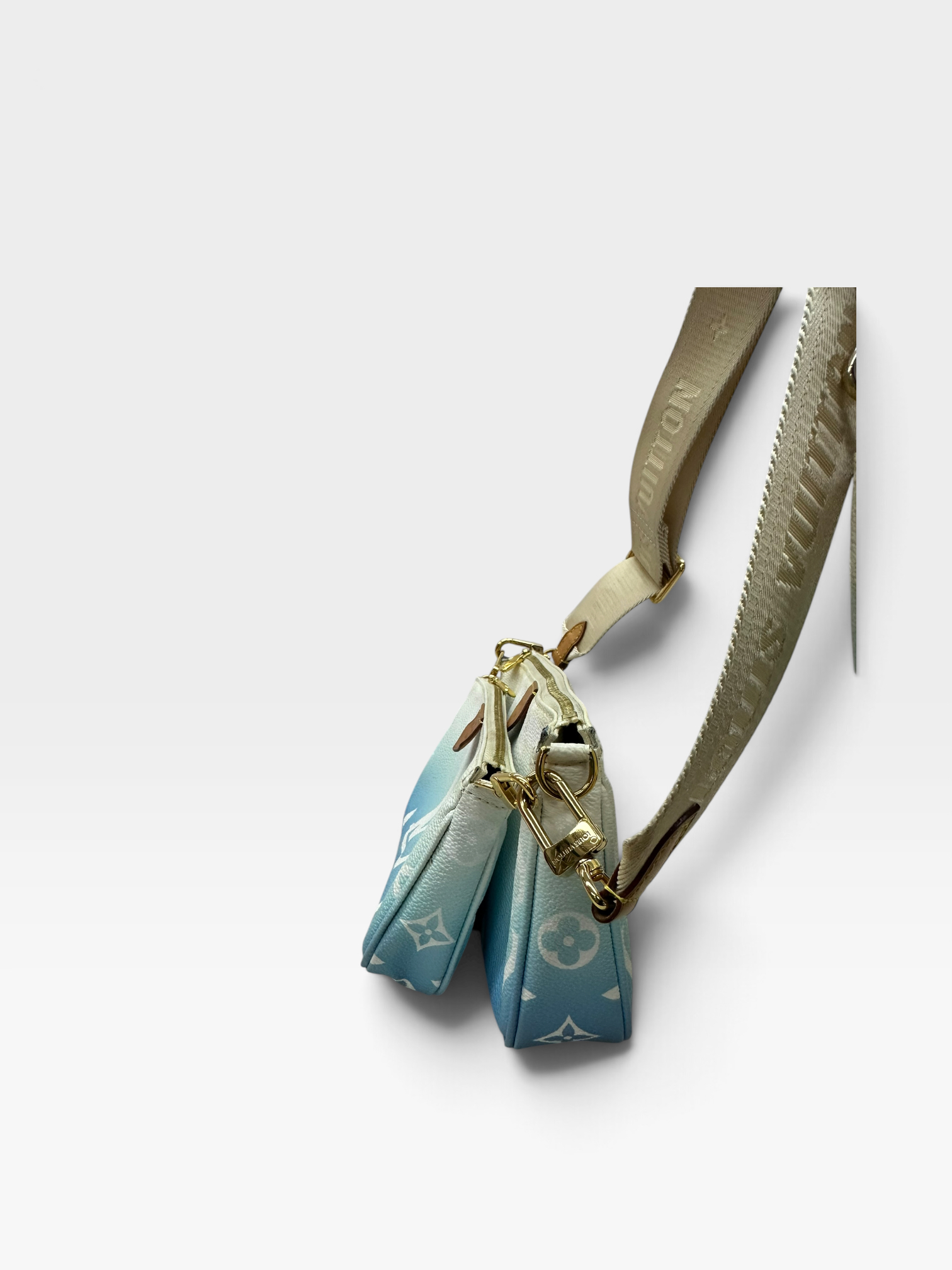 Pre-Owned LV Multi Pochette / Product Code: 092502