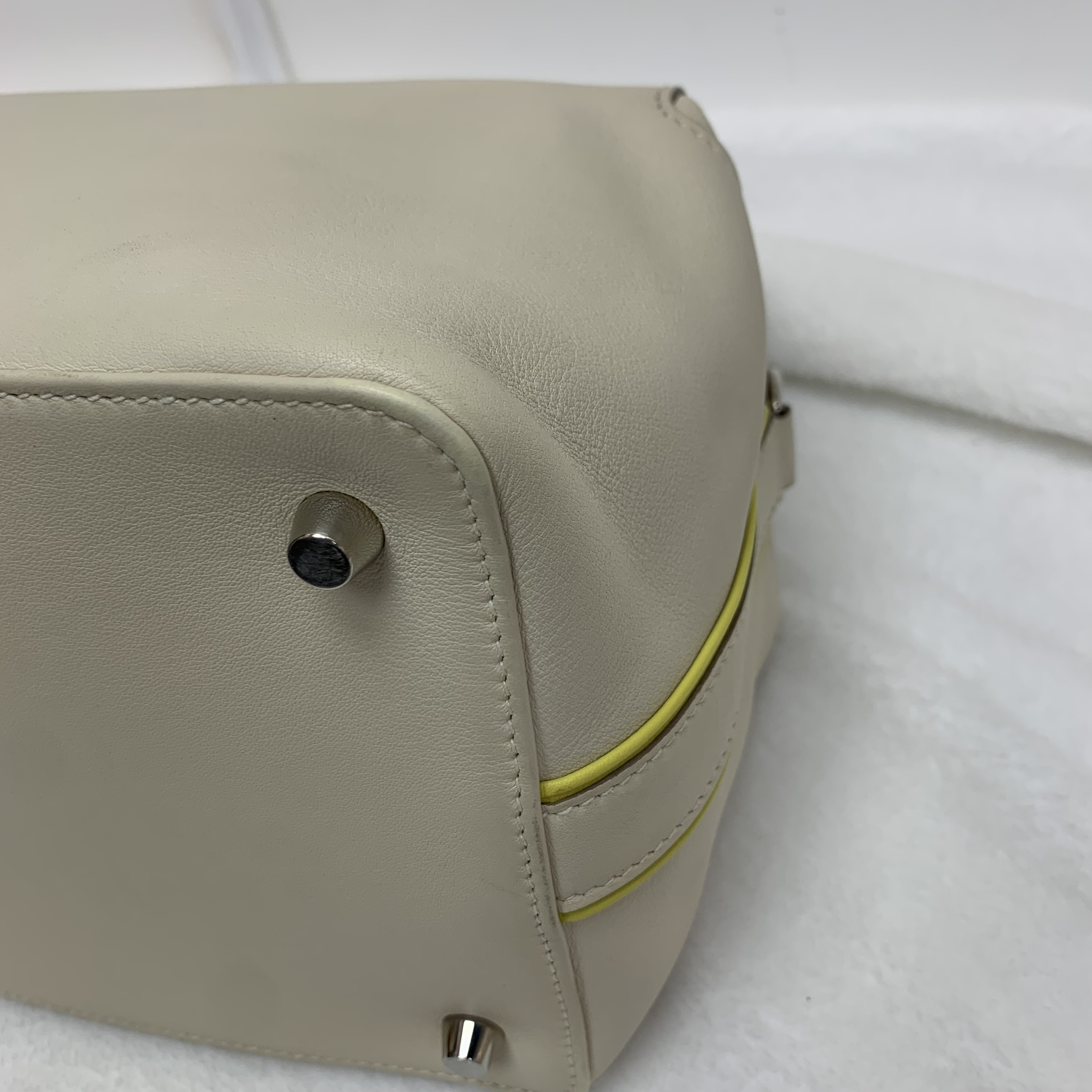 Hermes Toolbox 20 牛奶盒奶昔白拼檸檬黃