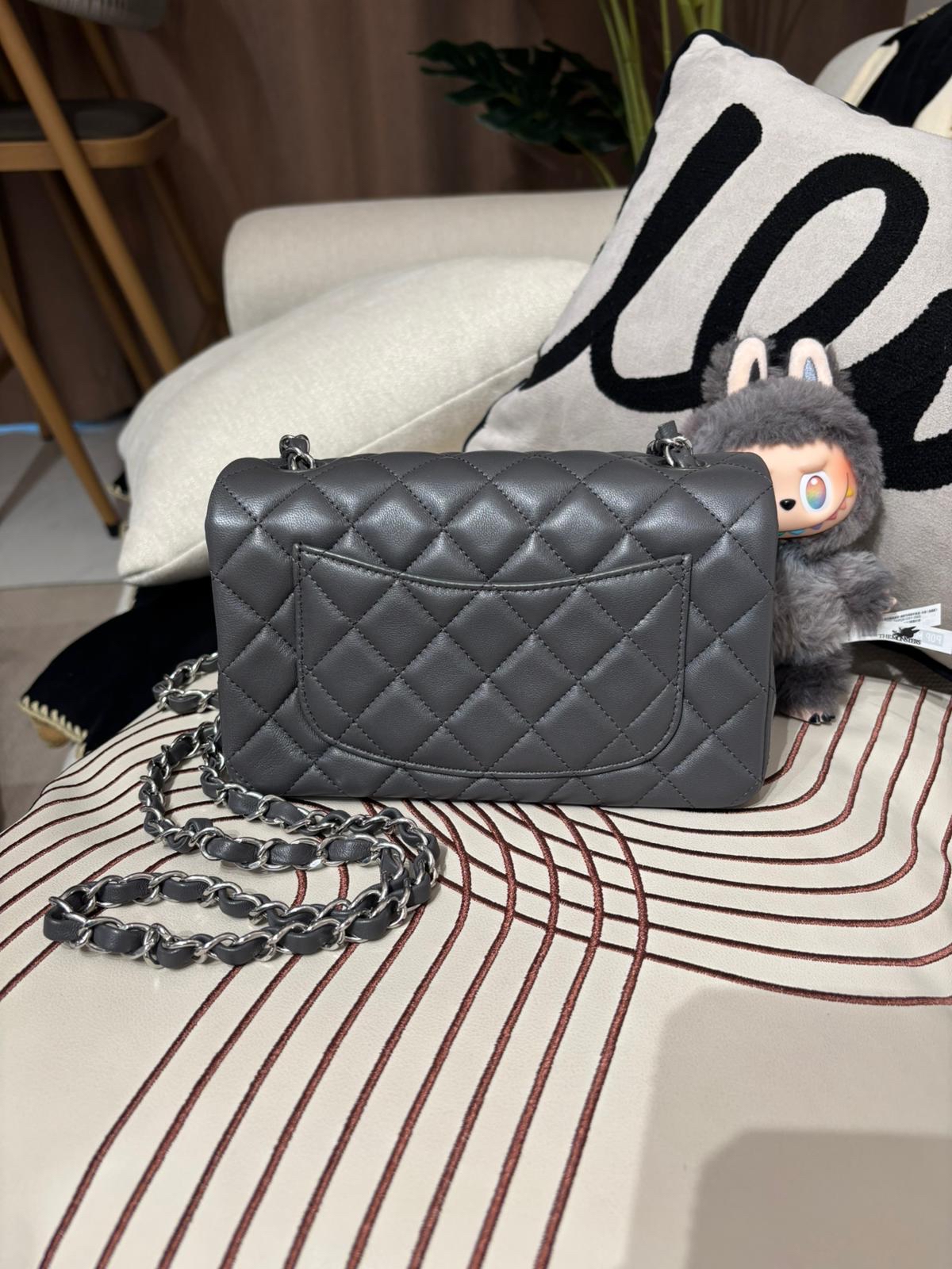 Chanel Mini Flap A69900 Grey 100%Authentic, 98%New ✅收據副本✅晶片✅Dust bag✅box