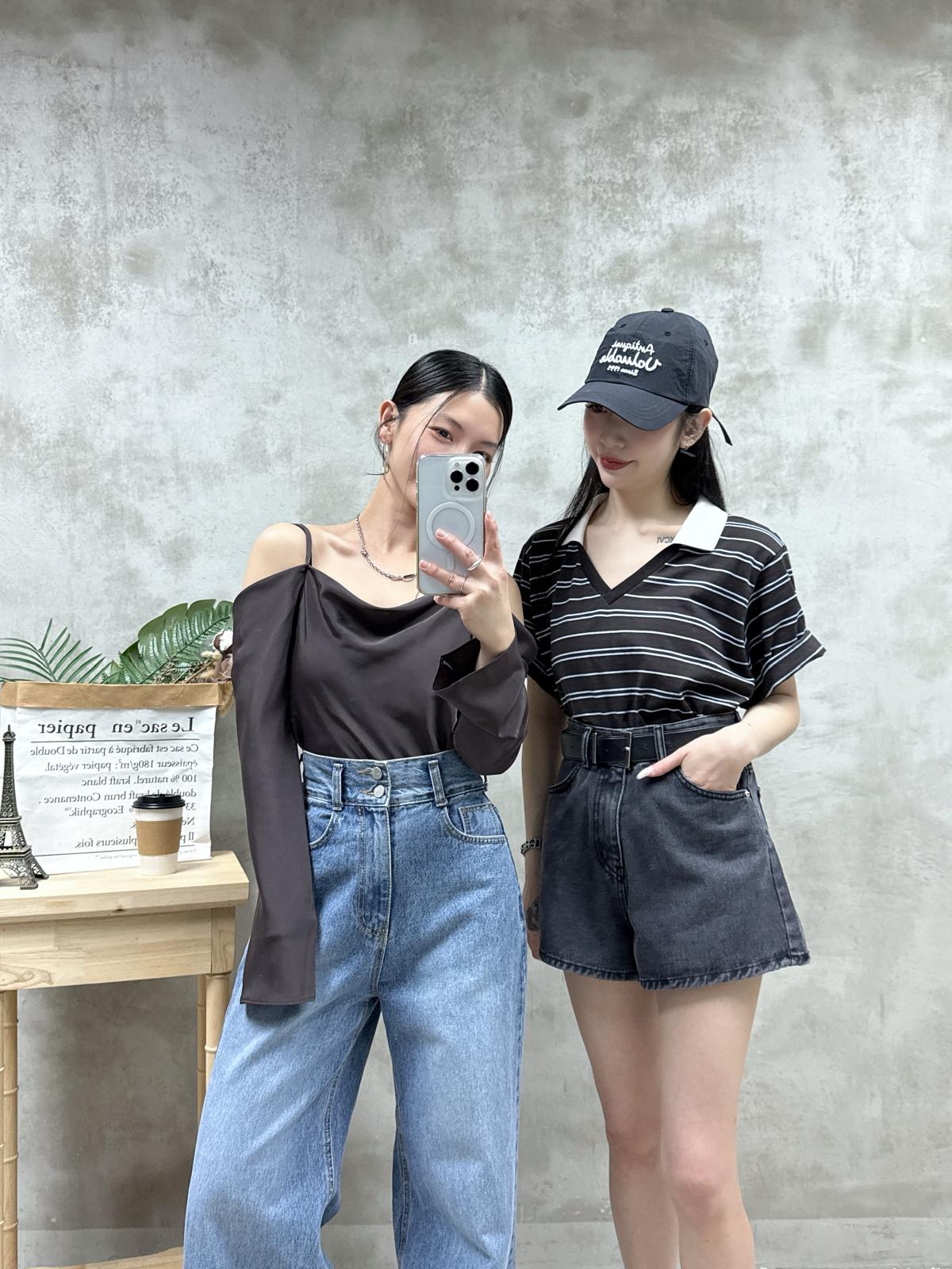 E09 滑料一字領Top