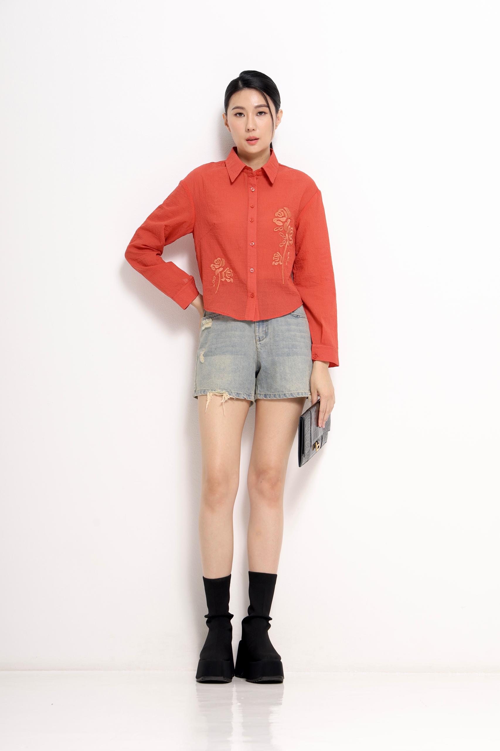 CB2772 COLLAR LONG SLLV WITH EMBD FLOWER BLOUSE