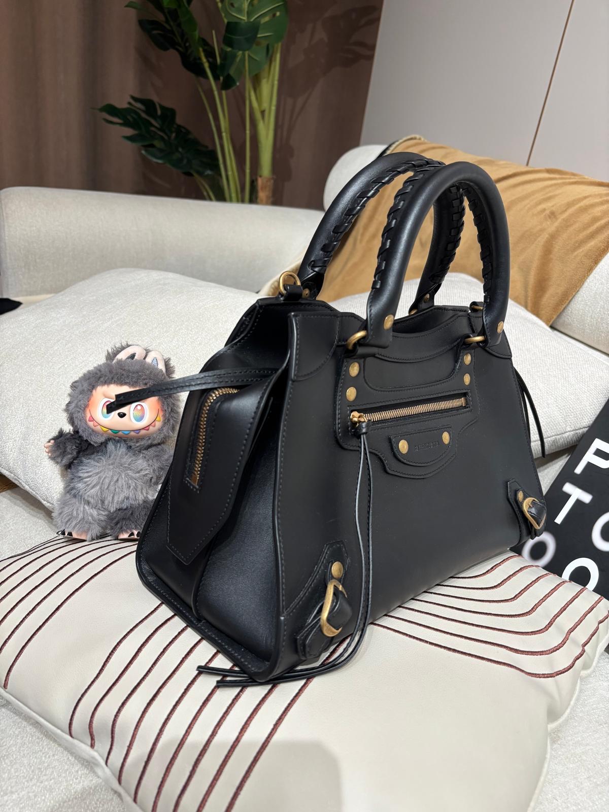 BALENCIAGA NEO CLASSIC CITY 100%Authentic ,95%new 