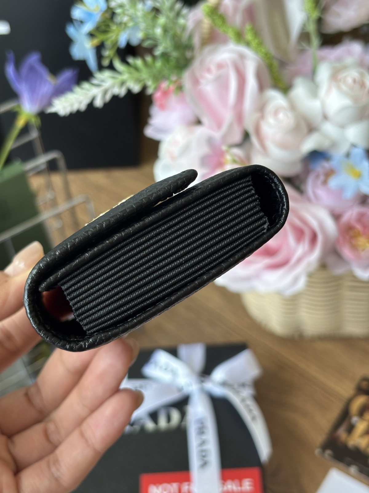 PRADA Vip Gift 風琴卡包
