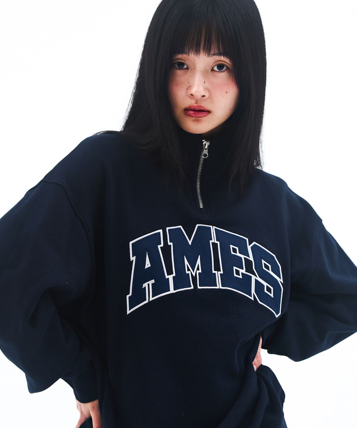 🇰🇷訂購｜AMES｜BASIC APPLIQUE HALF ZIP SWEATSHIRT 2色