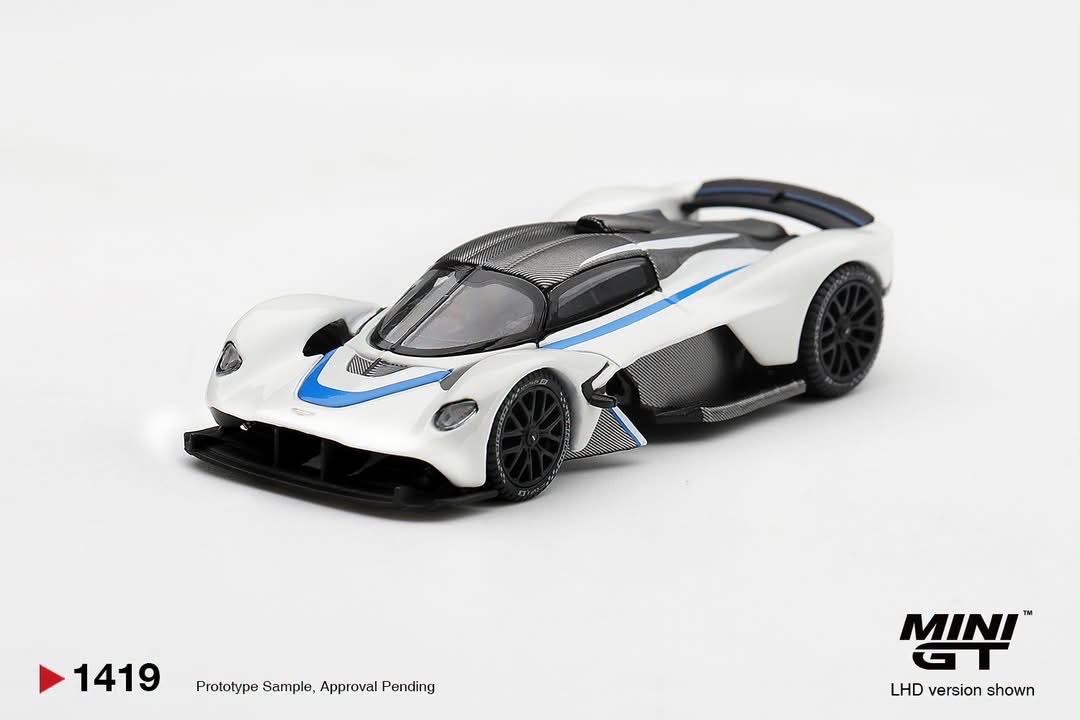 （預訂 Pre Order)MINI GT （MGT01419-L） Aston Martin Valkyrie Escaping White