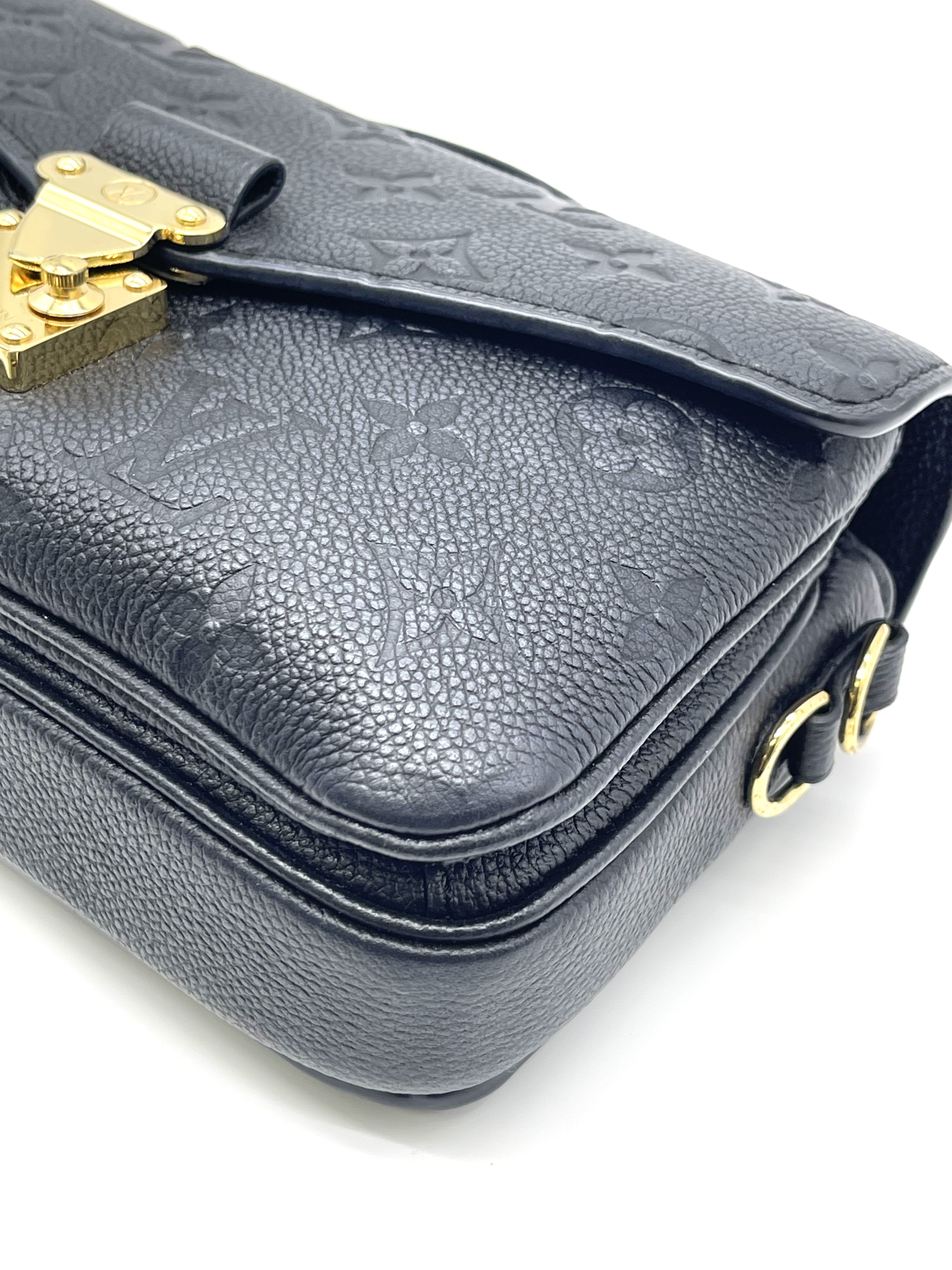 Pre-owned LV Pochette Métis MM / Product Code: 26032807