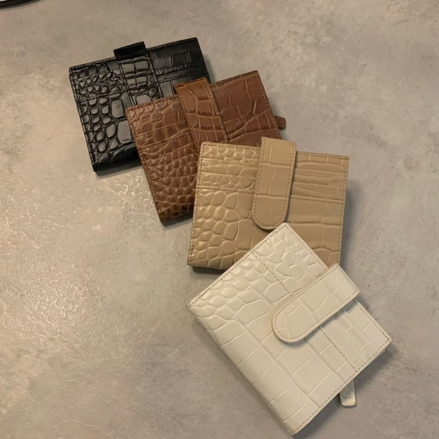  bucks&leather 鱷魚壓紋復古短銀包