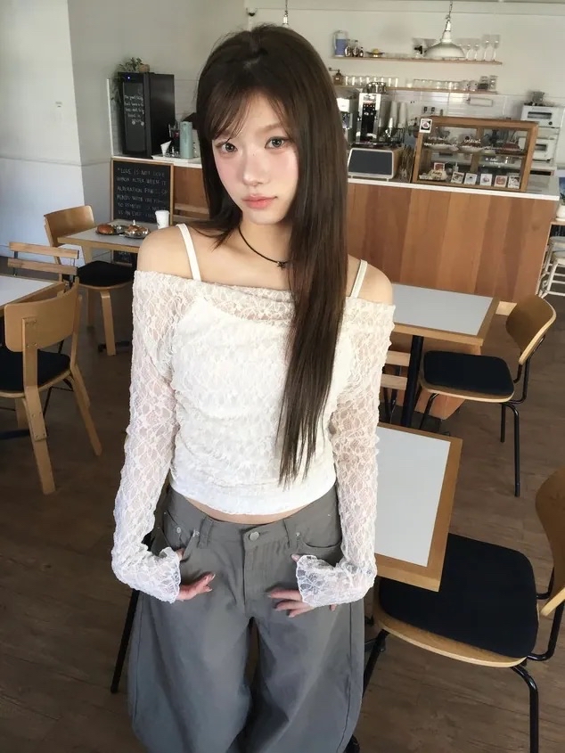 【 店主自留 ♪ 滿滿韓妹感！垂感U領編織蕾絲兩件裝🤍✨ 】 Lace Up Day Top Set(三色入)