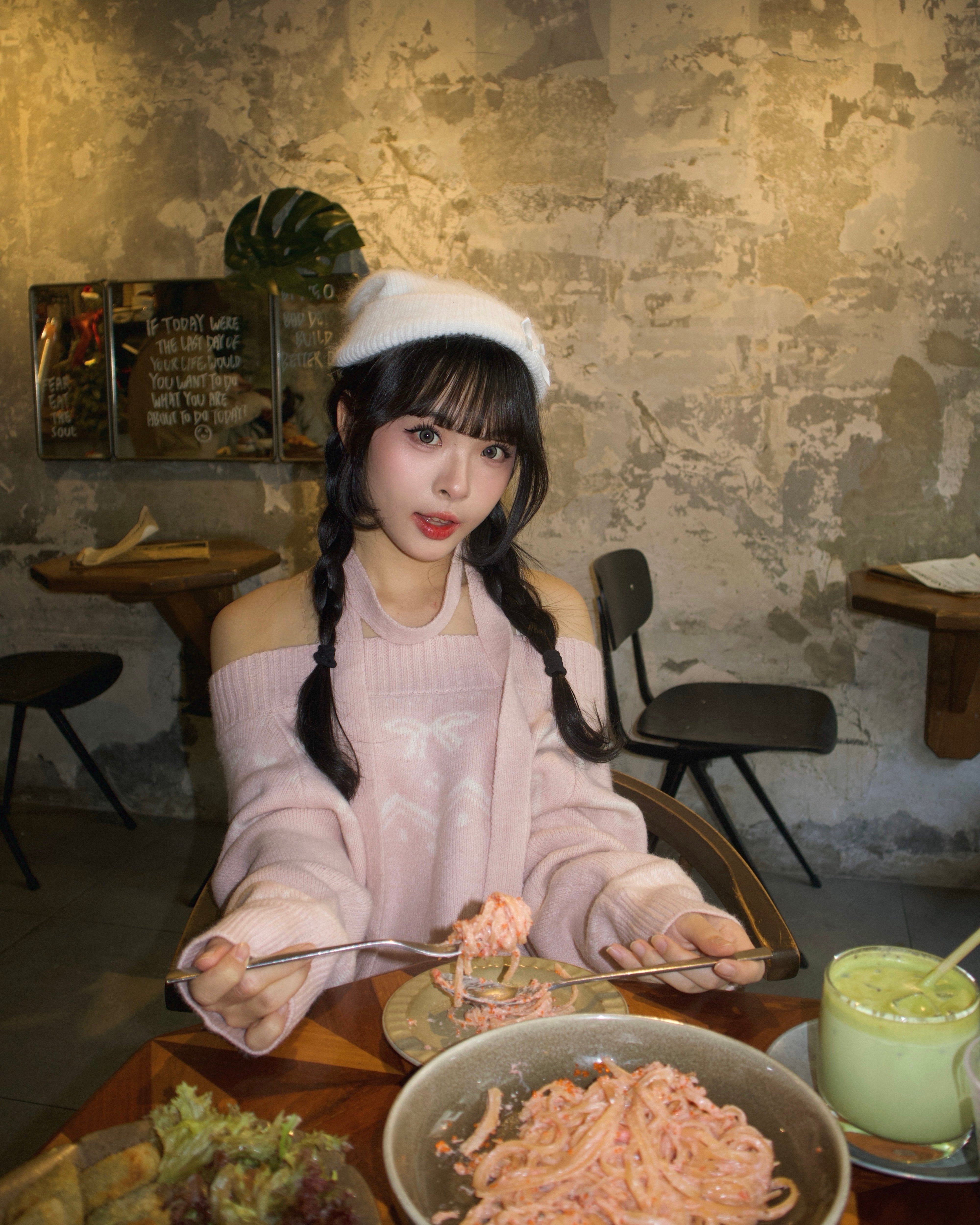 韓國甜美風一字膊蝴蝶結毛衣+掛頸巾