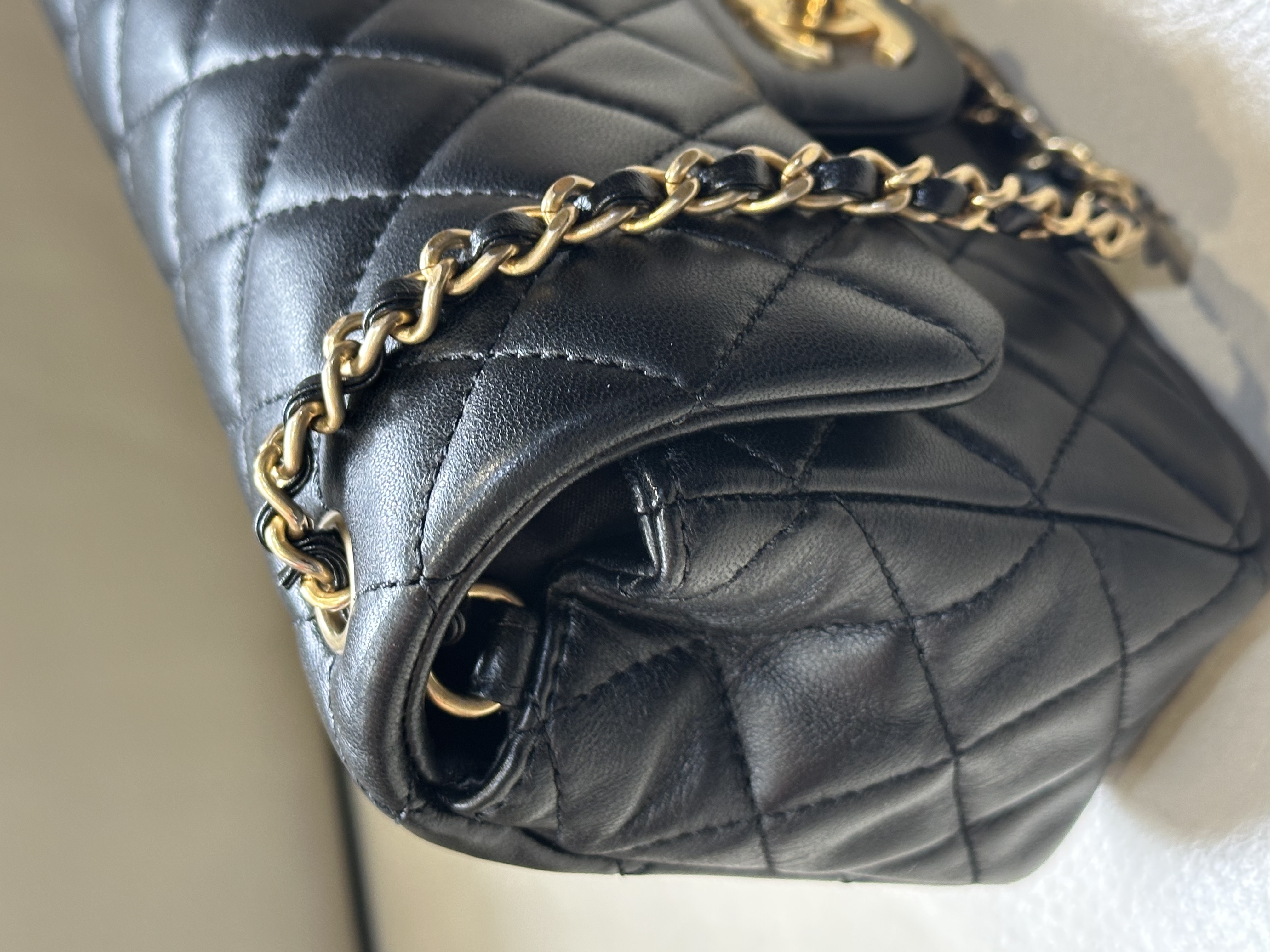 Pre-owned Chanel Mini Rectangular Pearl Crush Flap Bag / Product code :26040514