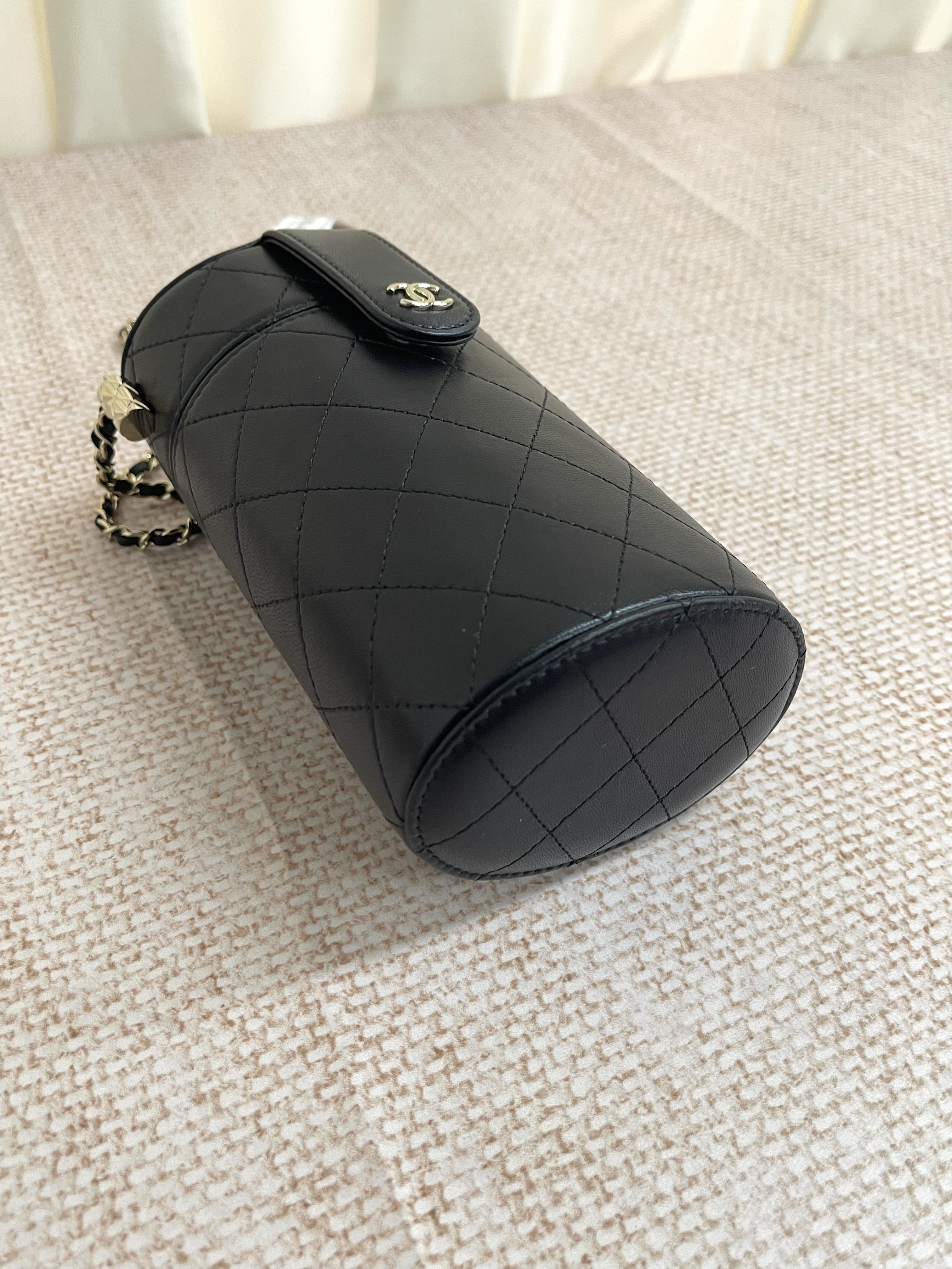 Pre-owned Chanel Round Vanity Case/ Product Code: 26042801